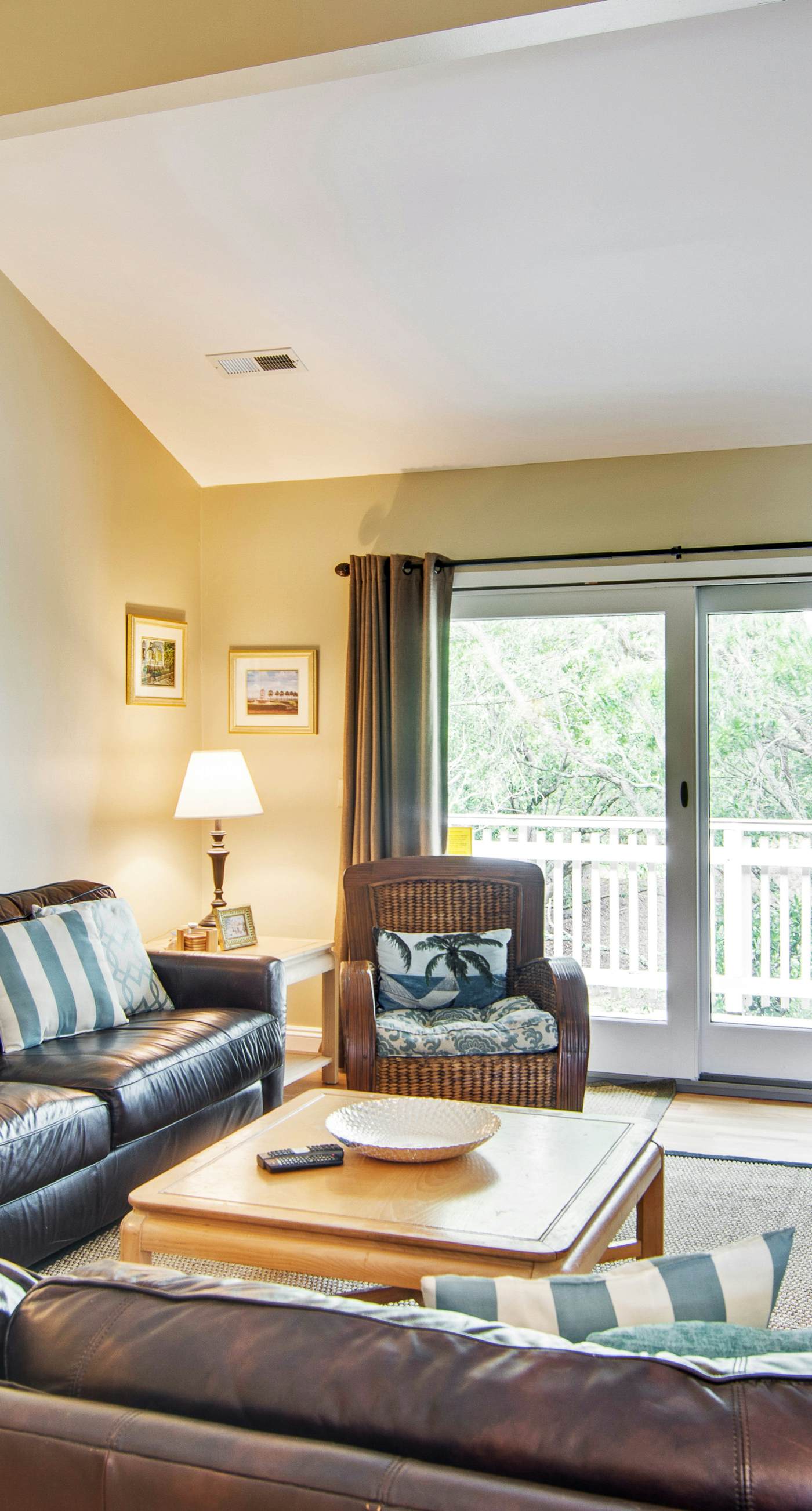 Renovated townhome next to golf course w/ community pool access- close to beach