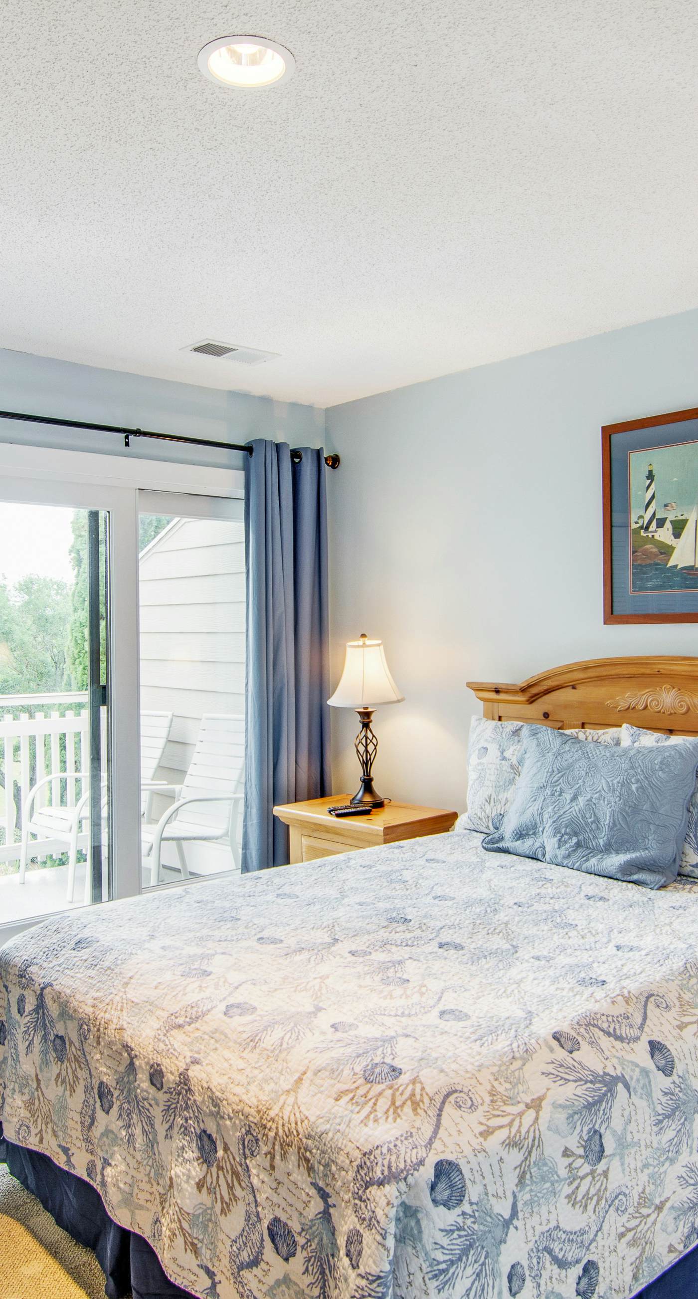 Renovated townhome next to golf course w/ community pool access- close to beach