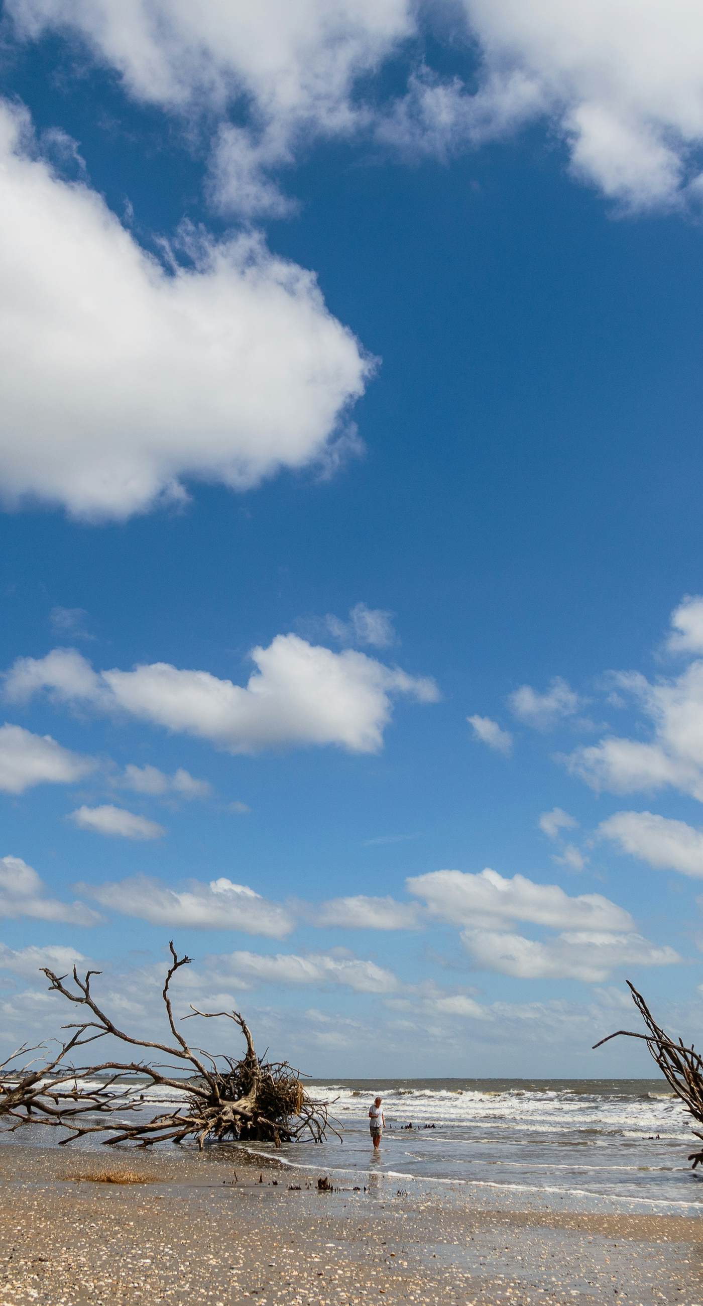 Renovated townhome next to golf course w/ community pool access- close to beach