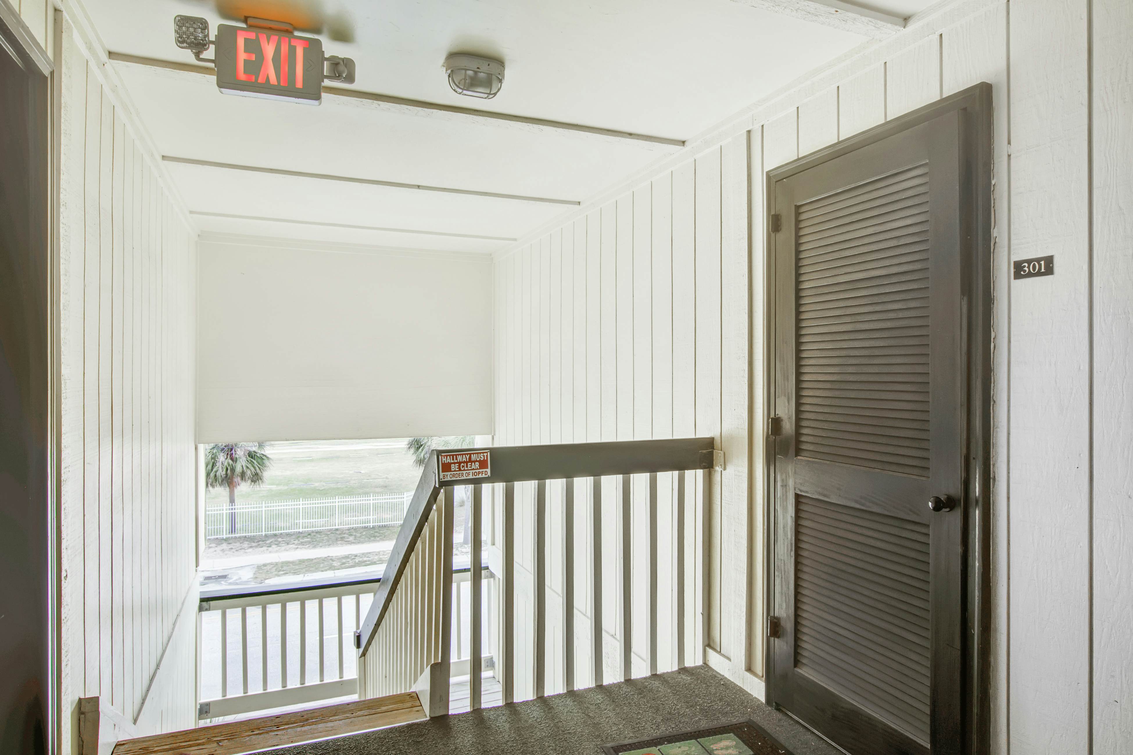 Comfortable villa one row away from the beach w/shared pool & grills