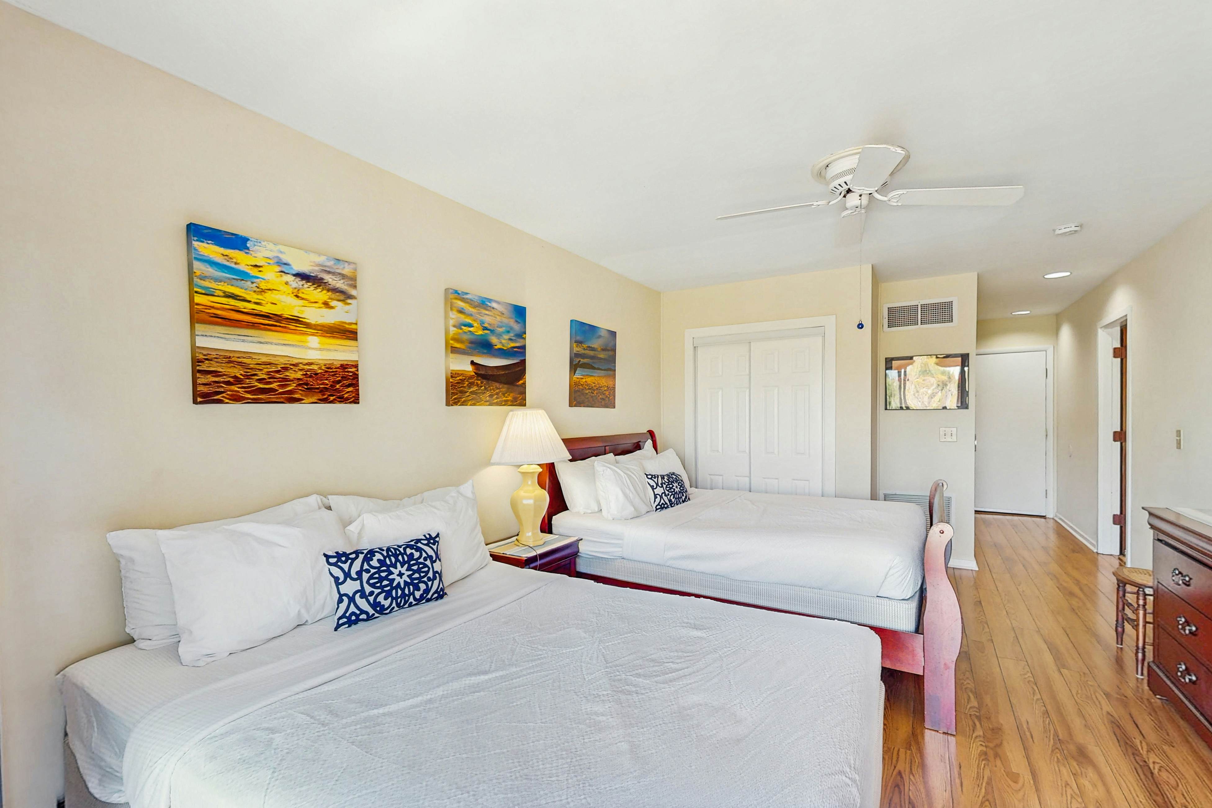 Quaint top floor lagoon view condo w/ community pool access - walk to the beach