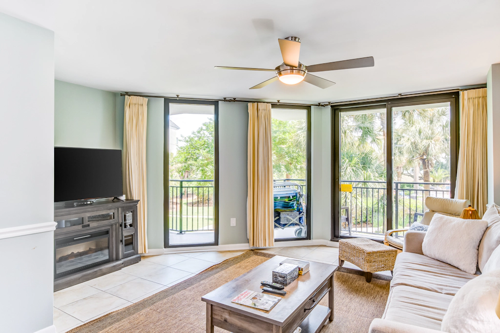 Beachfront villa w/ access to shared pool, beach, or golf, & w/shared gas grill