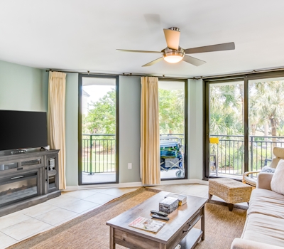 Beachfront villa w/ access to shared pool, beach, or golf, & w/shared gas grill