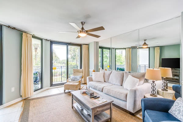 Beachfront villa w/ access to shared pool, beach, or golf, & w/shared gas grill