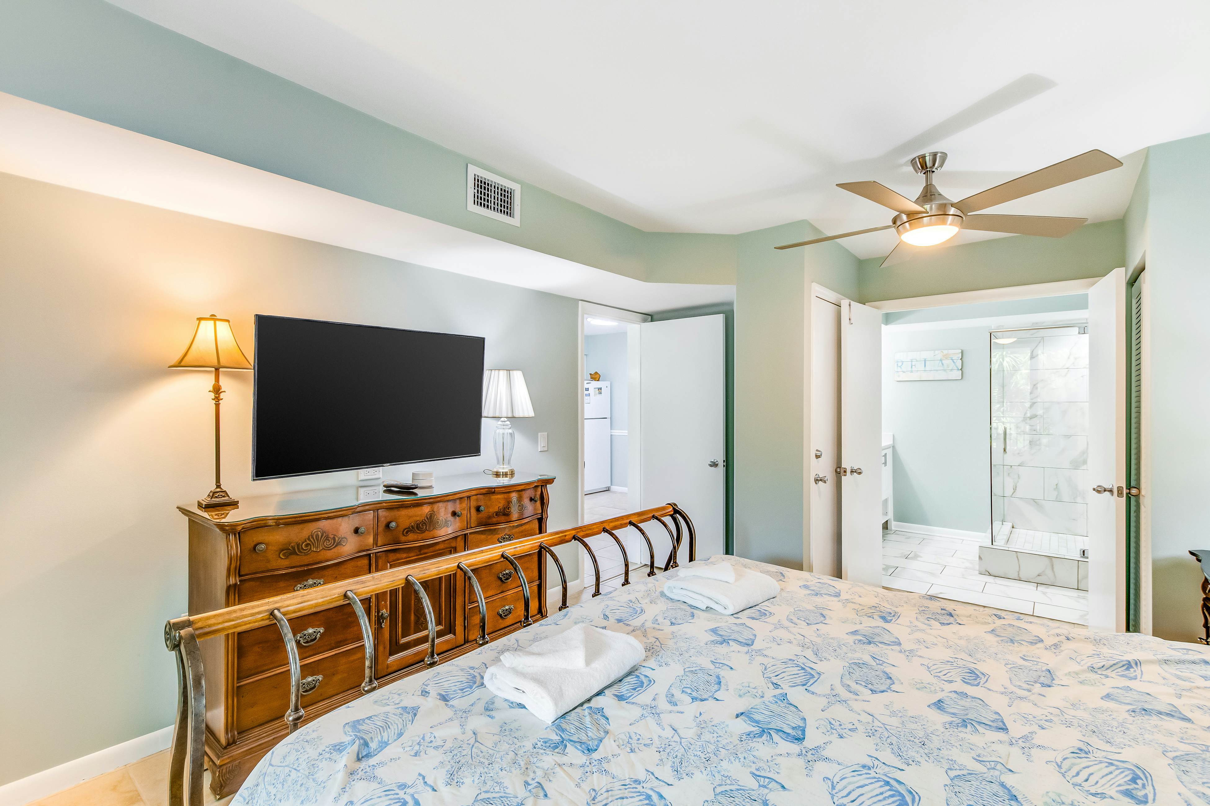 Beachfront villa w/ access to shared pool, beach, or golf, & w/shared gas grill