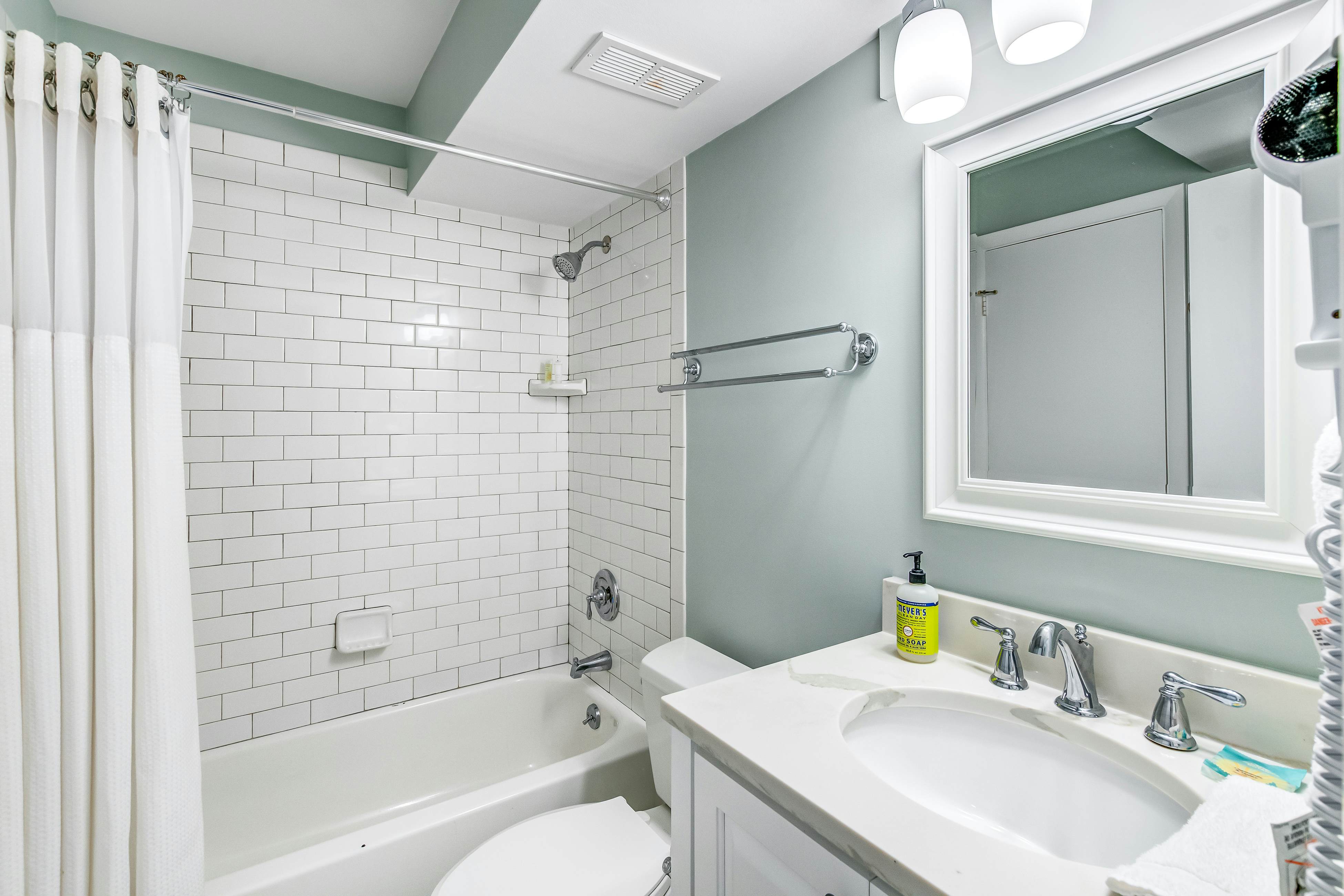 Beachfront villa w/ access to shared pool, beach, or golf, & w/shared gas grill