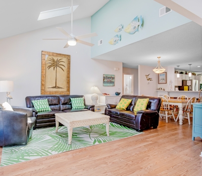 Private home w/access to shared pool, tennis, basketball courts & county park