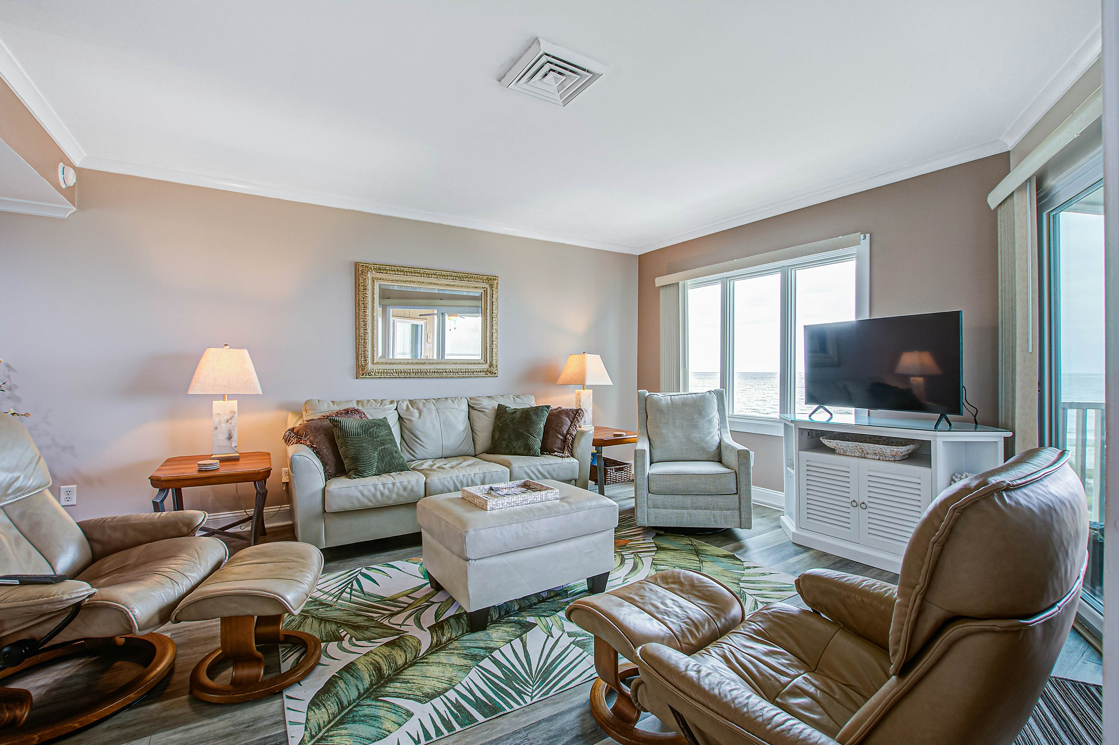 Top floor oceanfront condo w/ocean and beach views from every room & shared pool