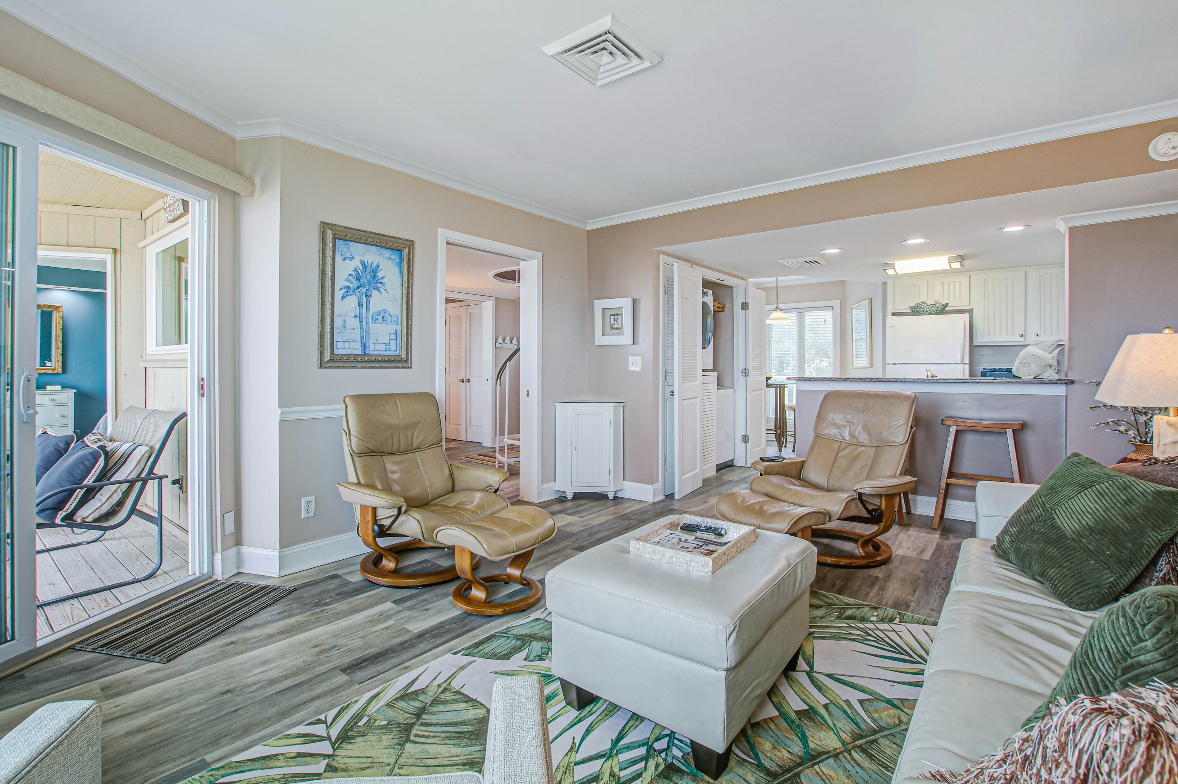 Top floor oceanfront condo w/ocean and beach views from every room & shared pool