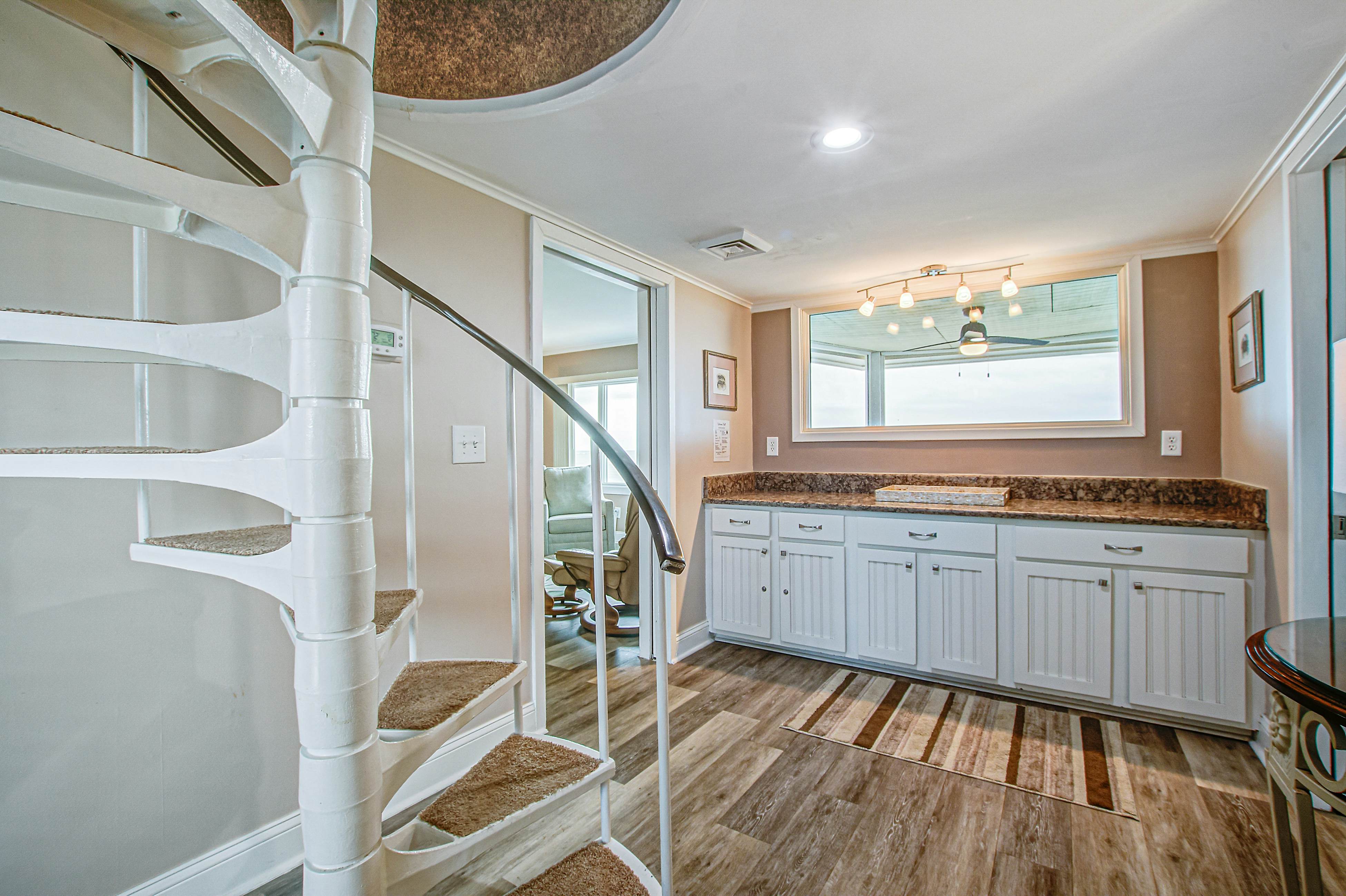 Top floor oceanfront condo w/ocean and beach views from every room & shared pool