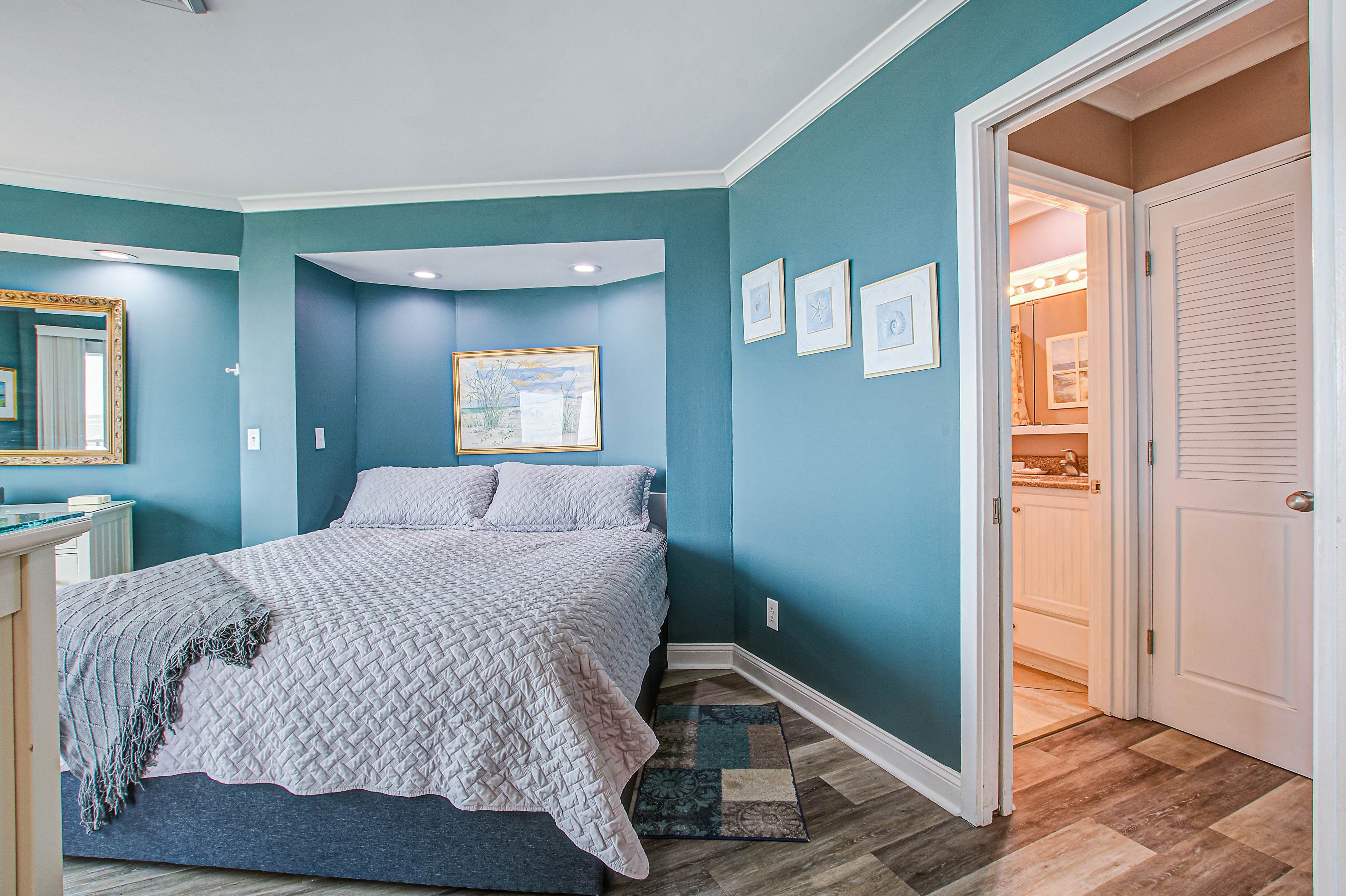 Top floor oceanfront condo w/ocean and beach views from every room & shared pool