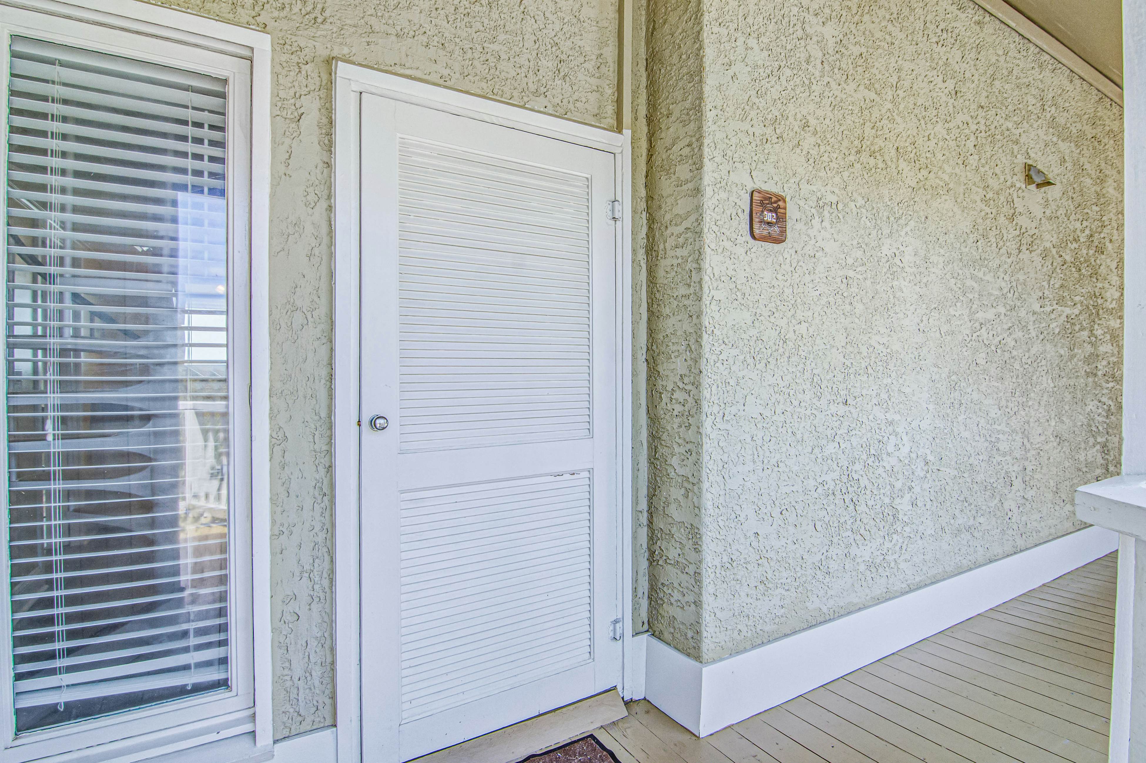 Top floor oceanfront condo w/ocean and beach views from every room & shared pool