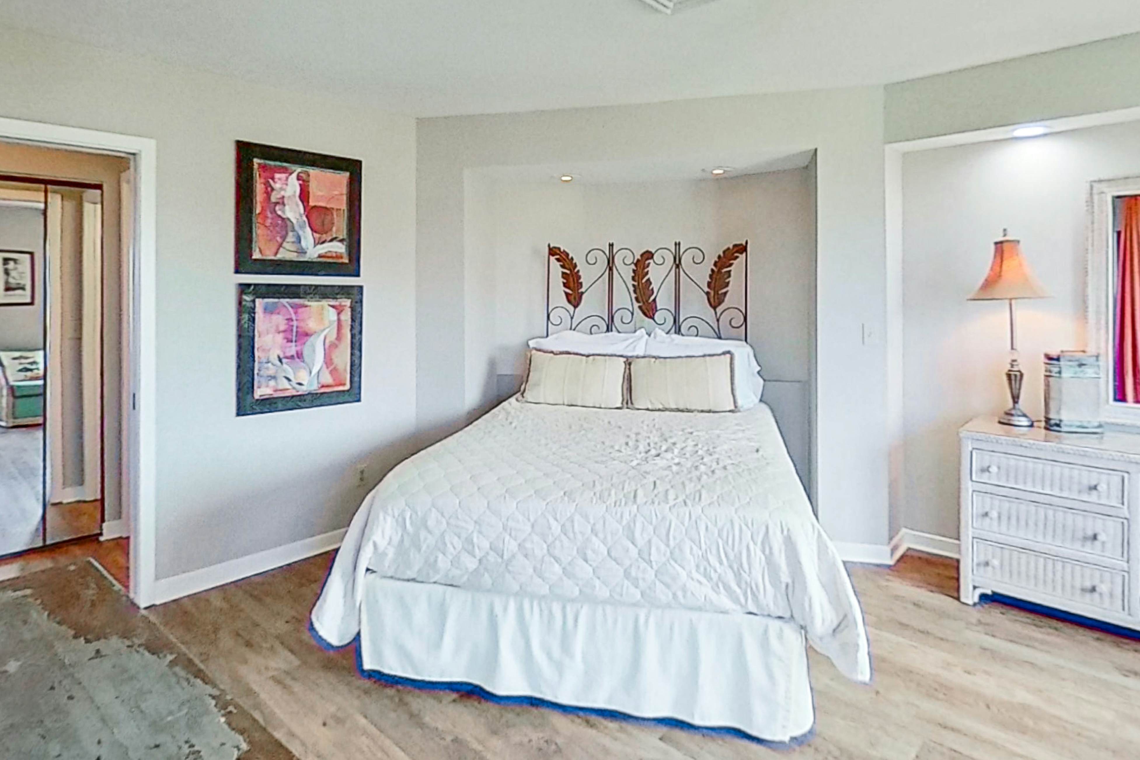 Lovely top floor villa in Wild Dunes with partial ocean views, pool, & W/D