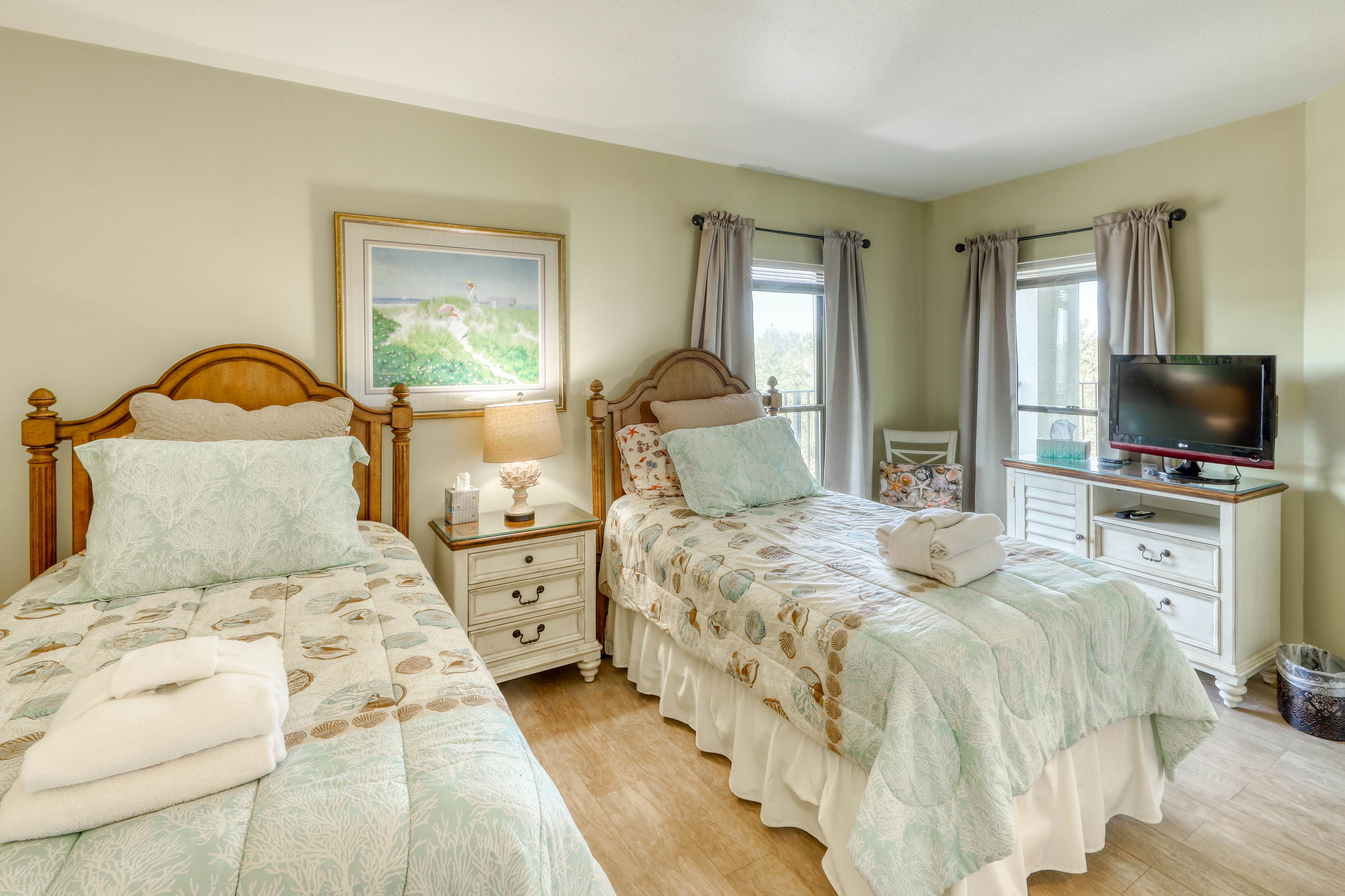 Ocean-view villa at beachfront complex with pool - walk to golf, dining, & more