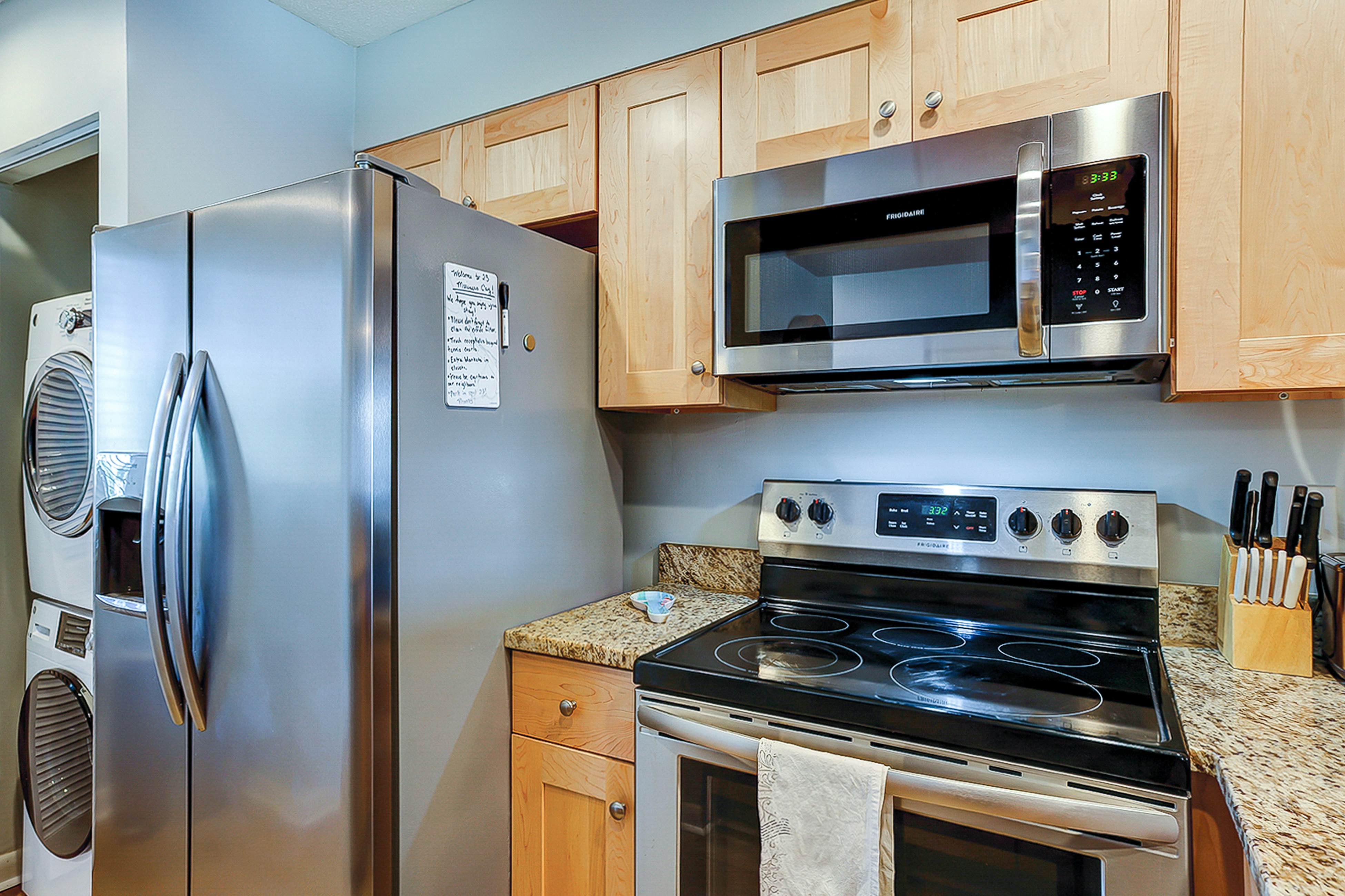 Riverfront condo with pool, 2 tennis courts, & screened porch - near beach