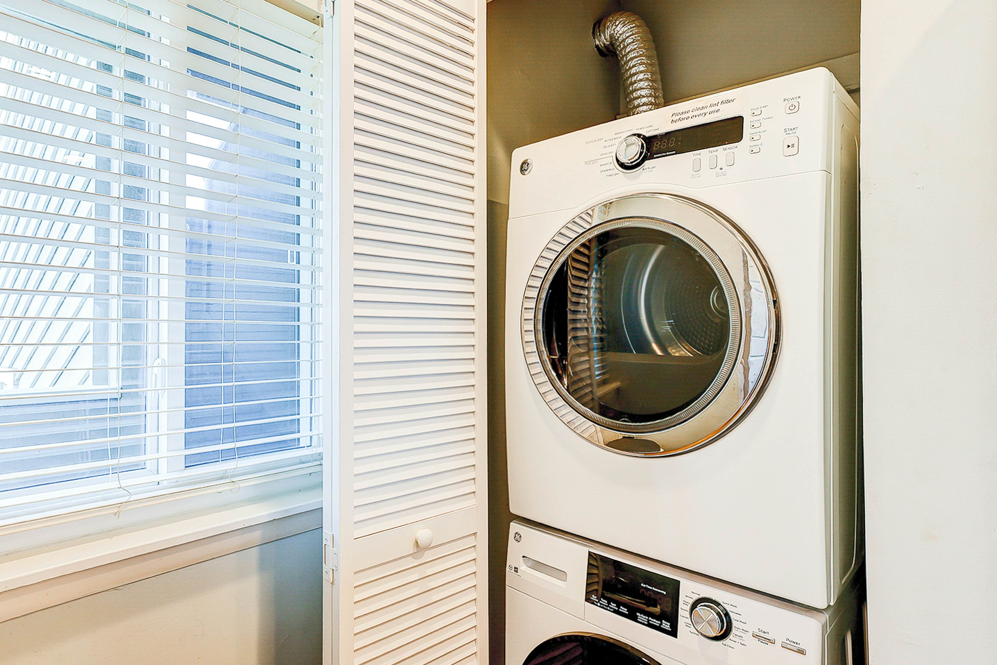 Riverfront condo with pool, 2 tennis courts, & screened porch - near beach