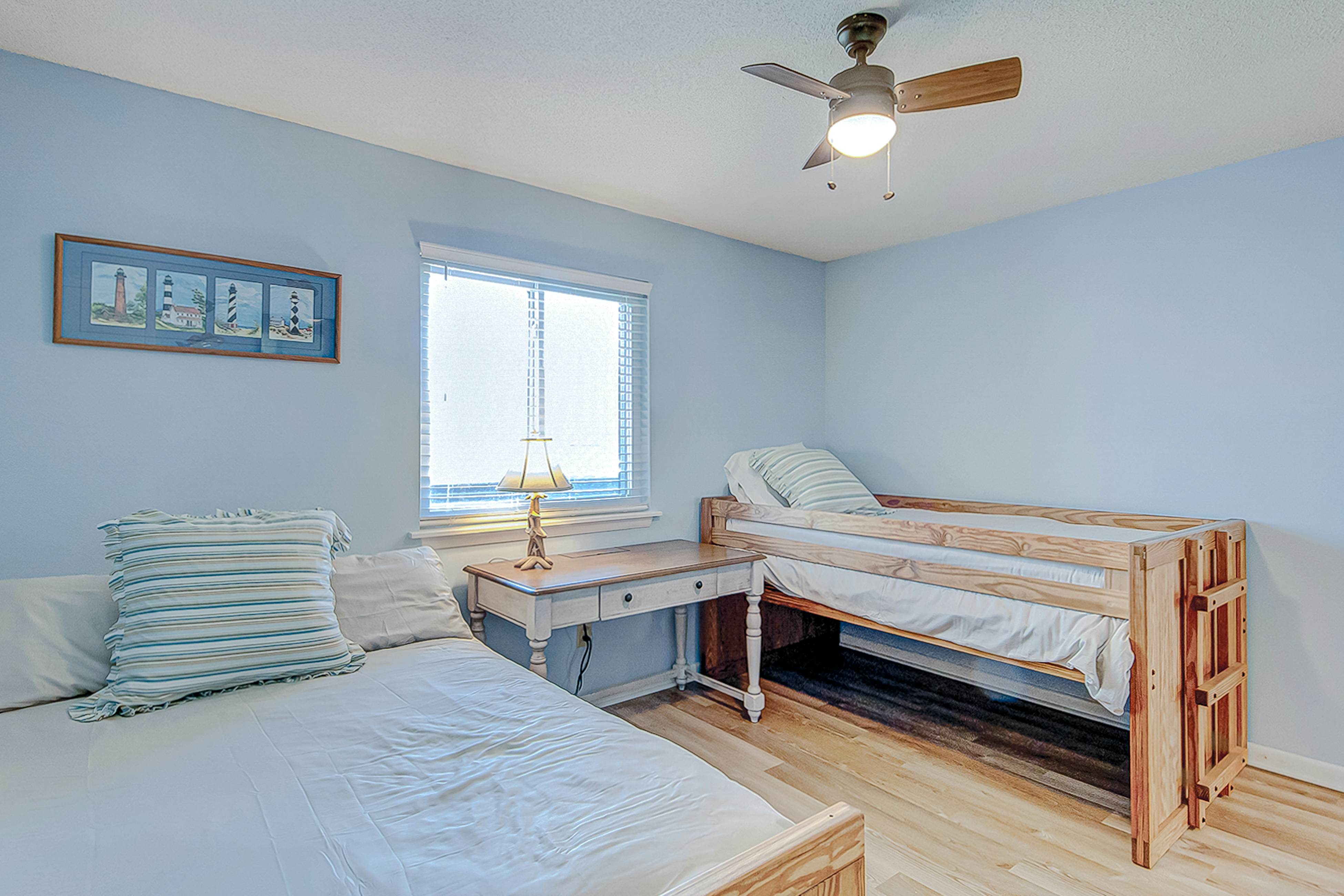 Riverfront condo with pool, 2 tennis courts, & screened porch - near beach