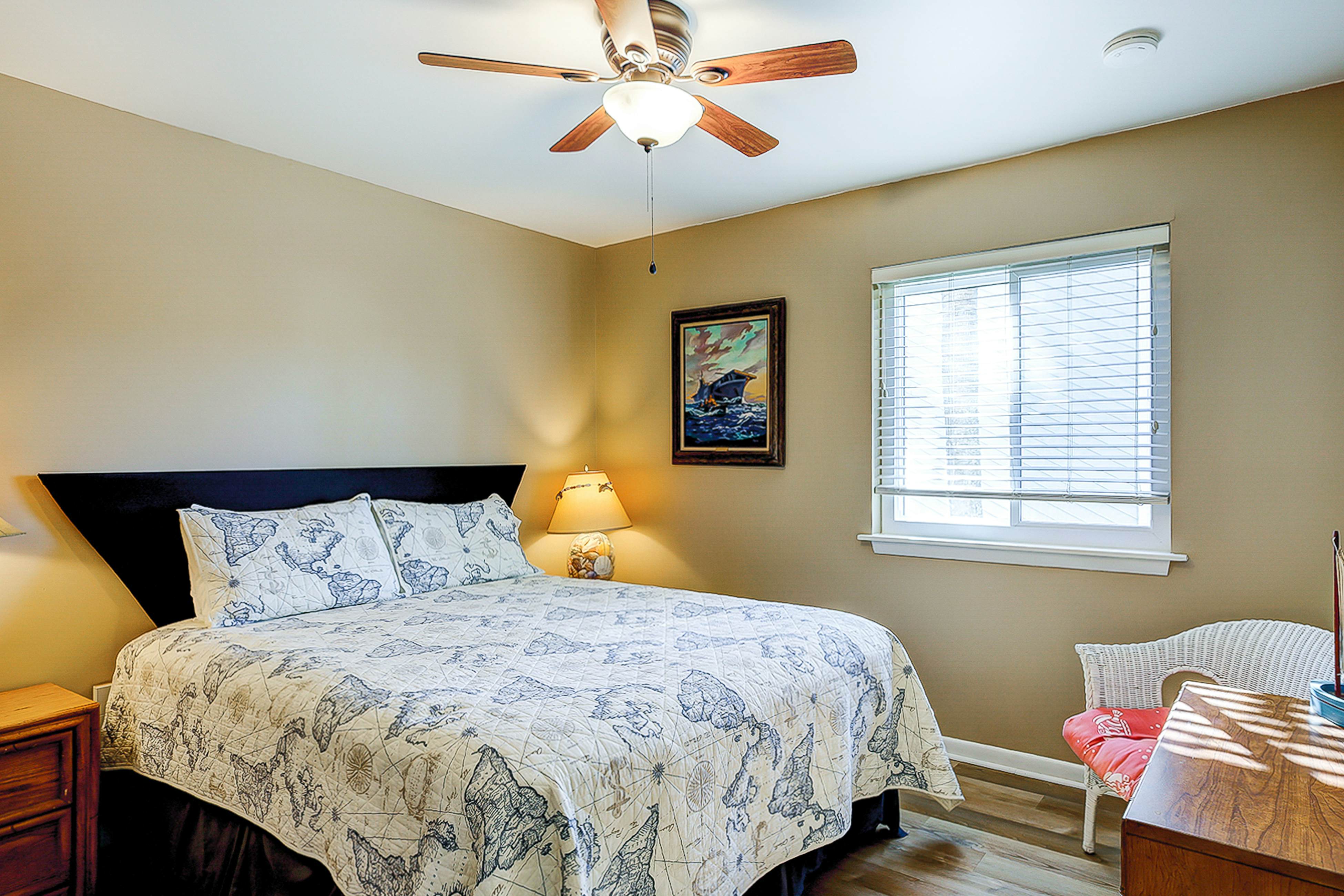 Riverfront condo with pool, 2 tennis courts, & screened porch - near beach