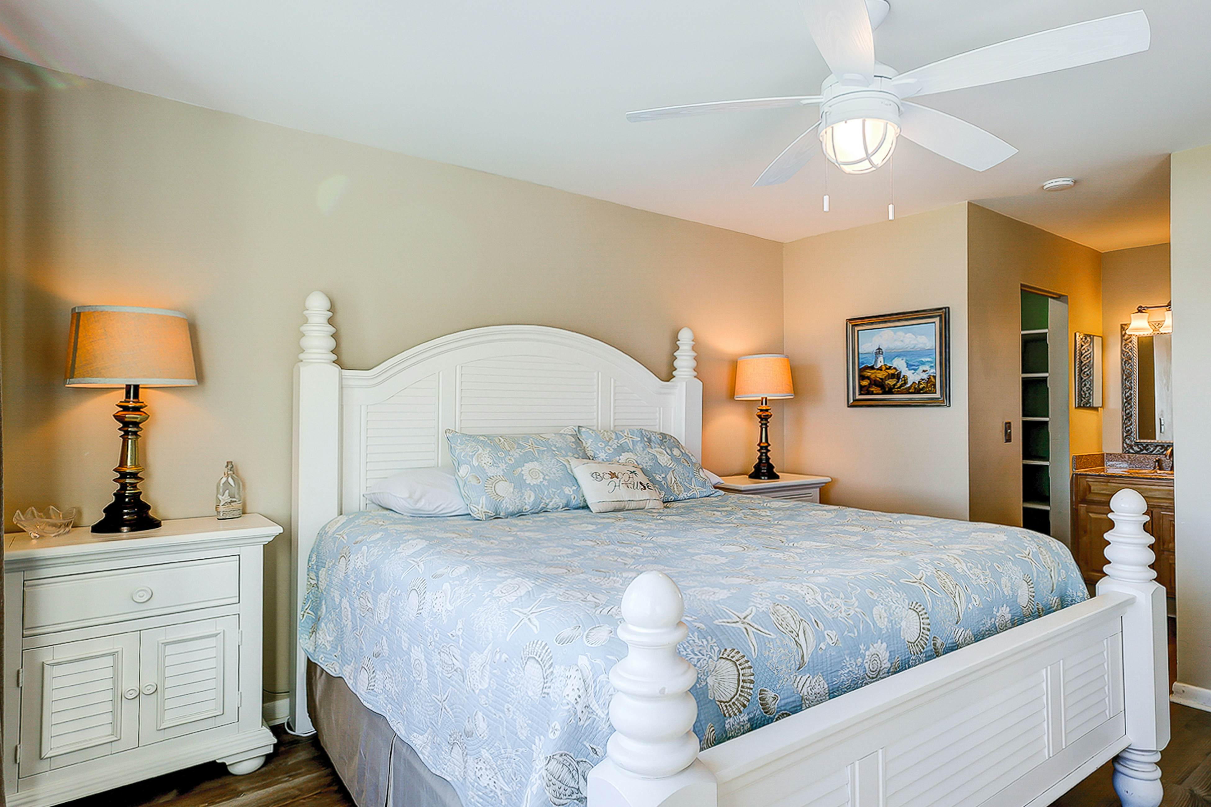 Riverfront condo with pool, 2 tennis courts, & screened porch - near beach