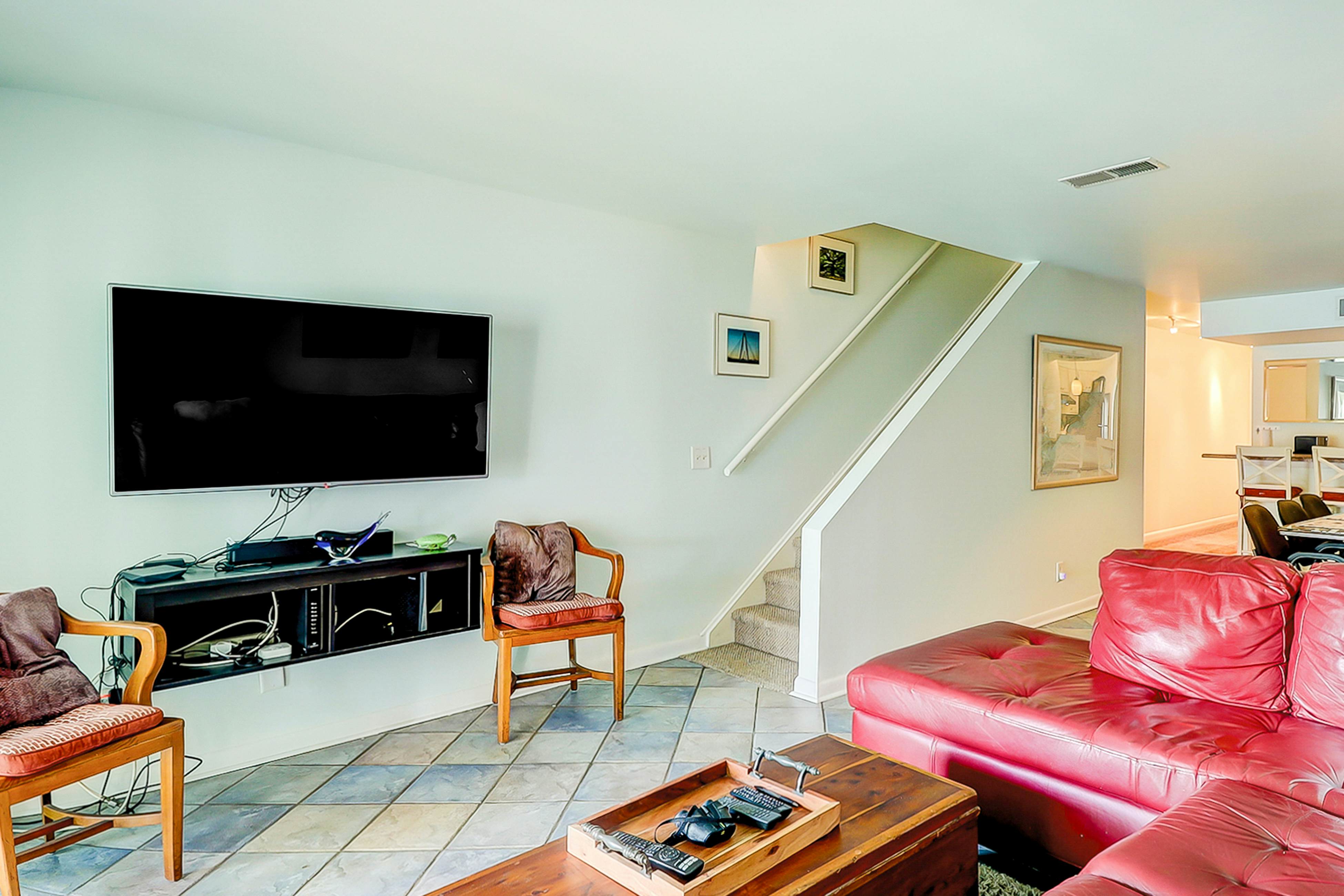 Lovely waterfront condo with balcony, central AC, & washer/dryer