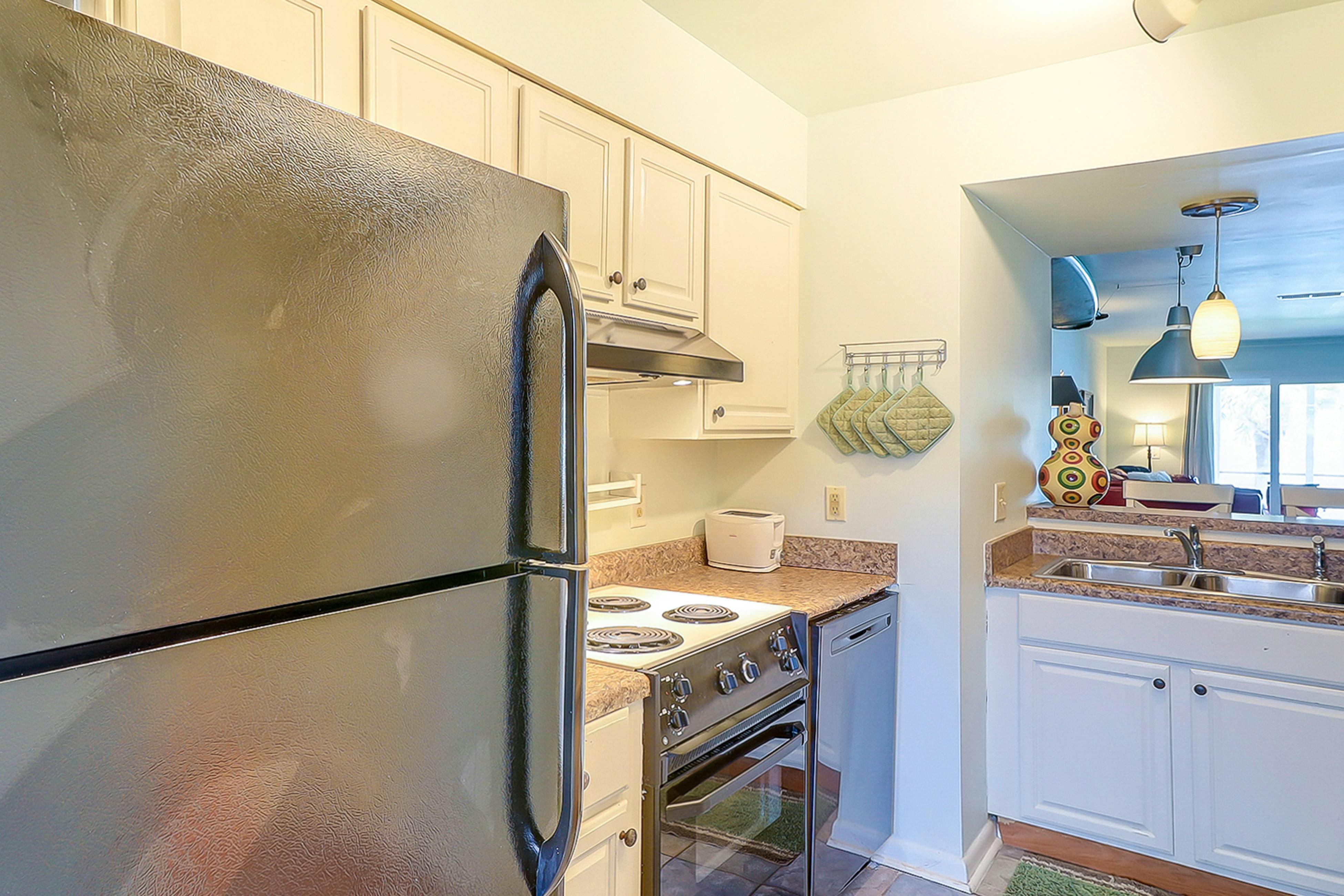 Lovely waterfront condo with balcony, central AC, & washer/dryer