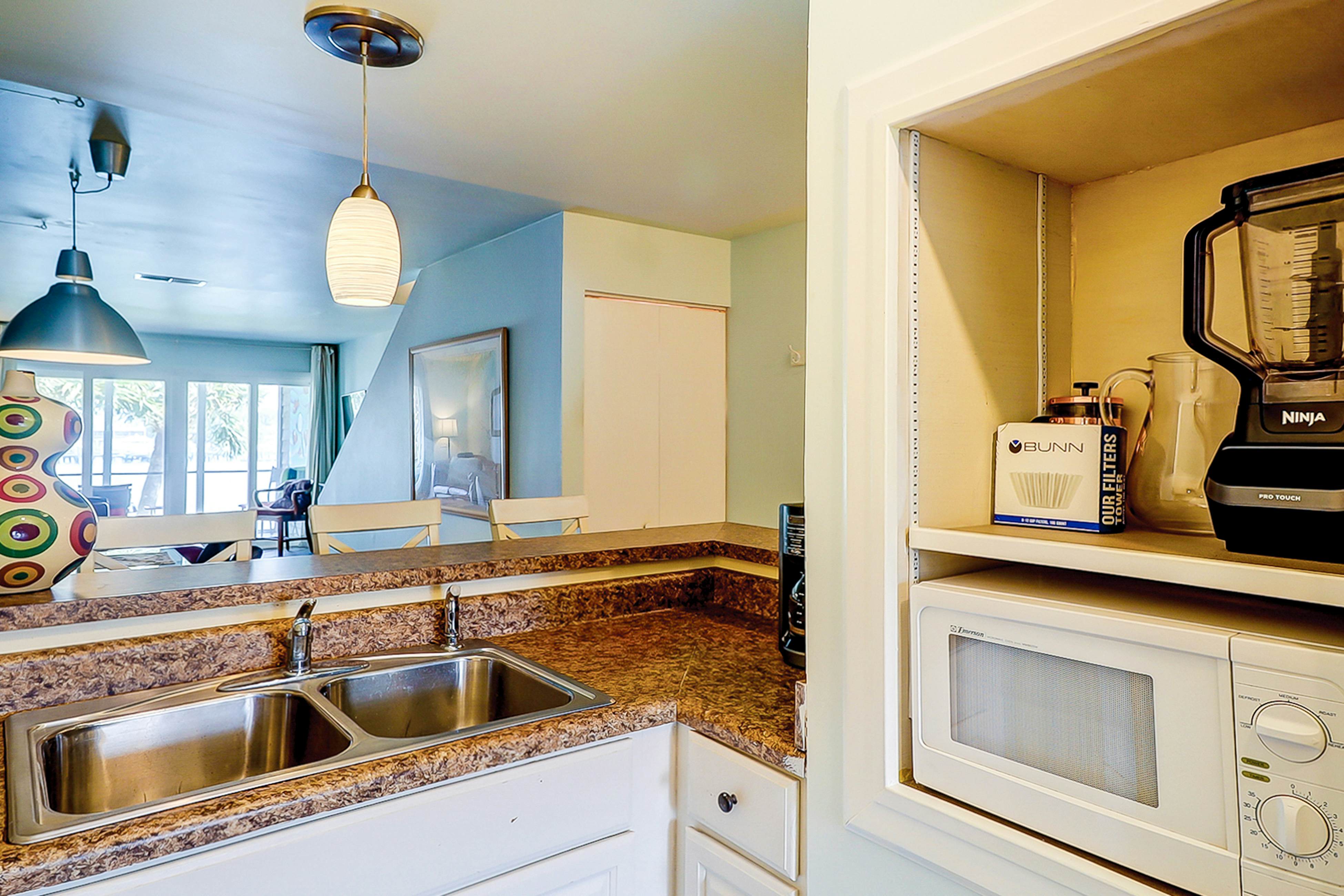 Lovely waterfront condo with balcony, central AC, & washer/dryer