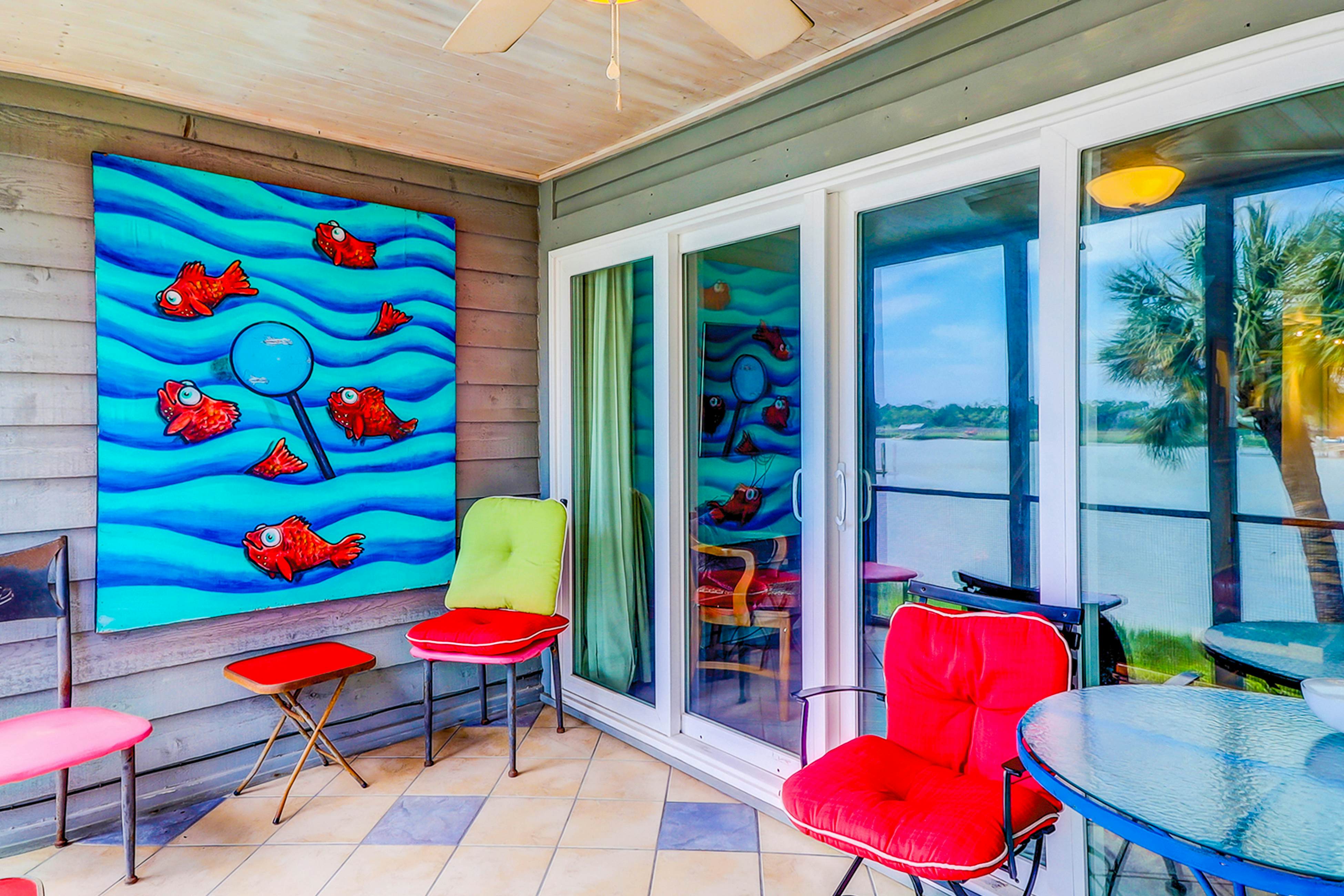 Lovely waterfront condo with balcony, central AC, & washer/dryer