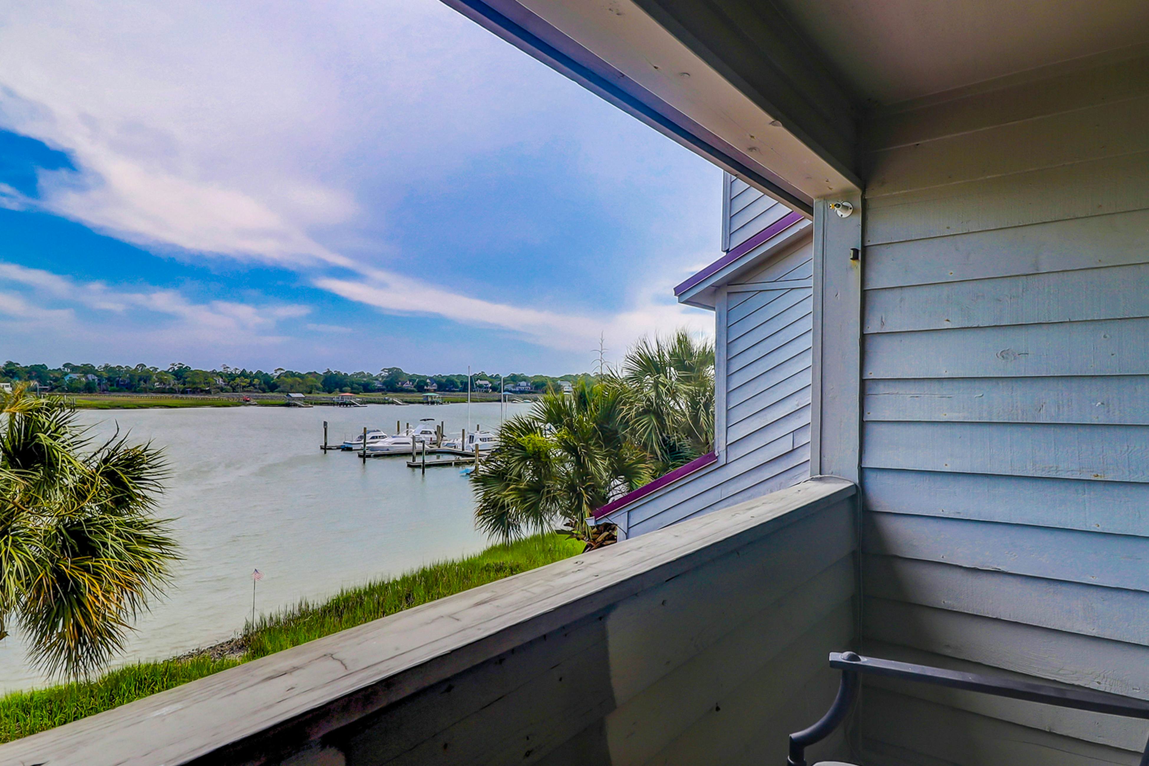 Lovely waterfront condo with balcony, central AC, & washer/dryer