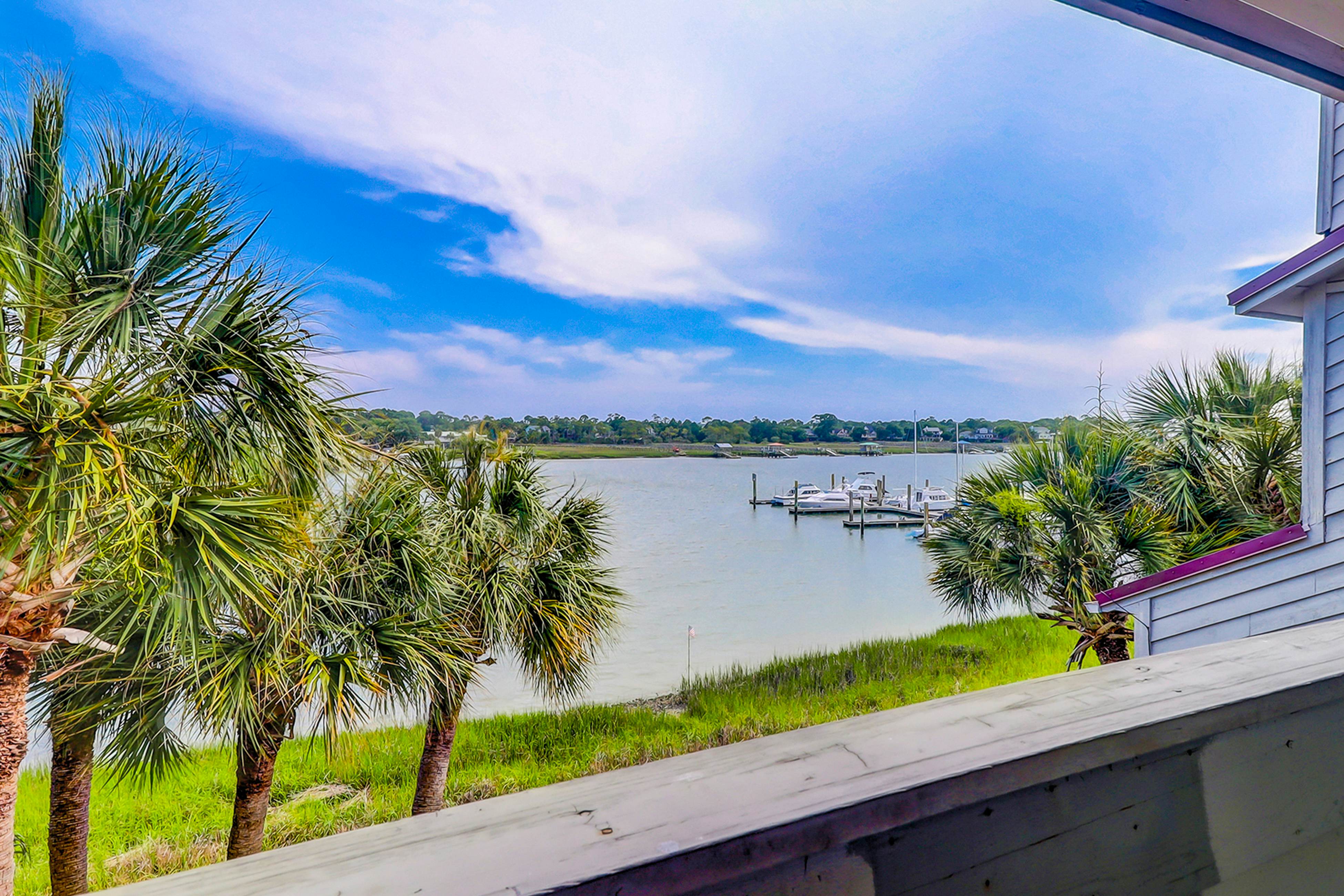 Lovely waterfront condo with balcony, central AC, & washer/dryer