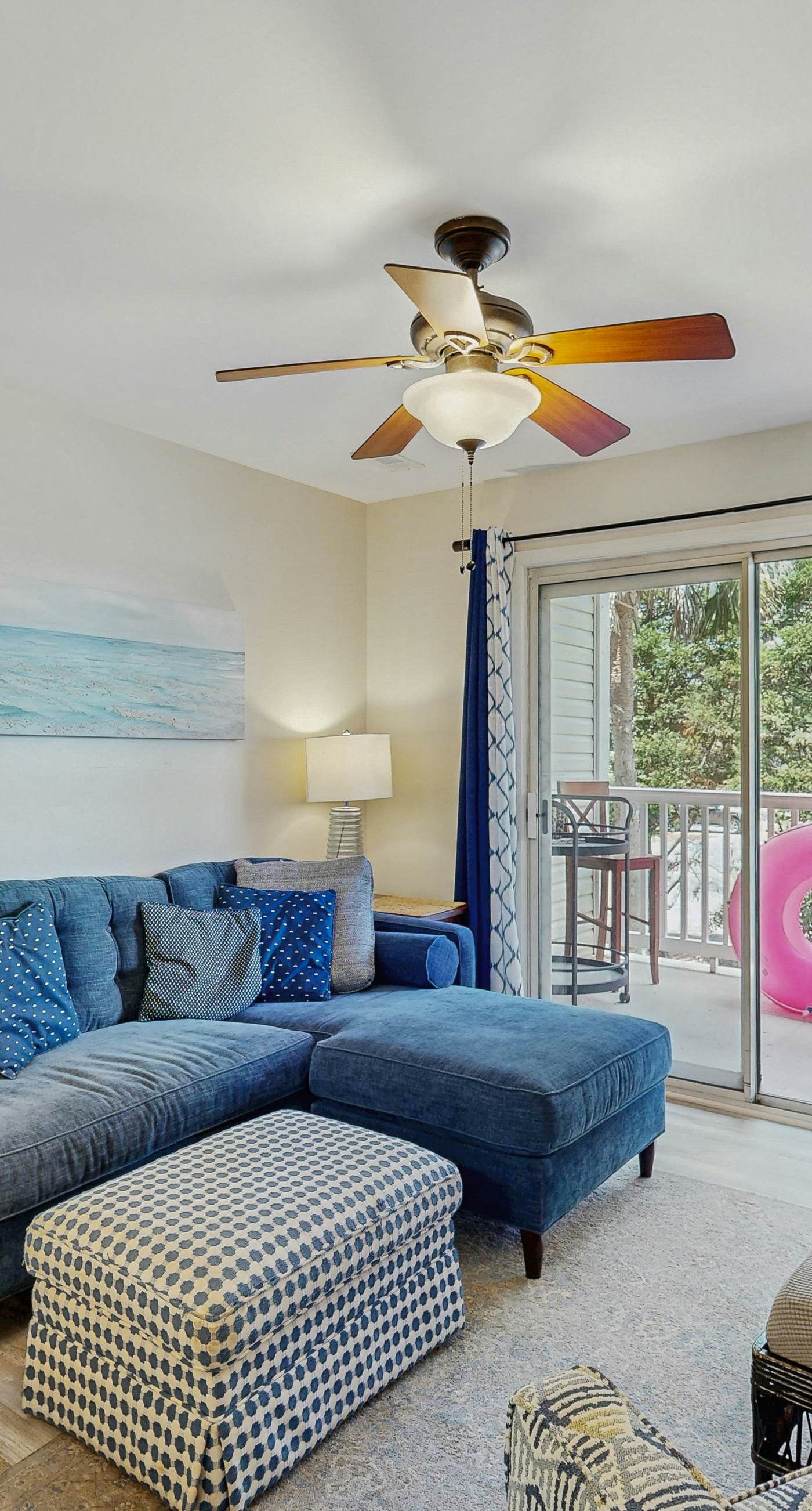 Lovely condo with marsh view, shaded balcony, central AC - 1 mile to Folly Beach