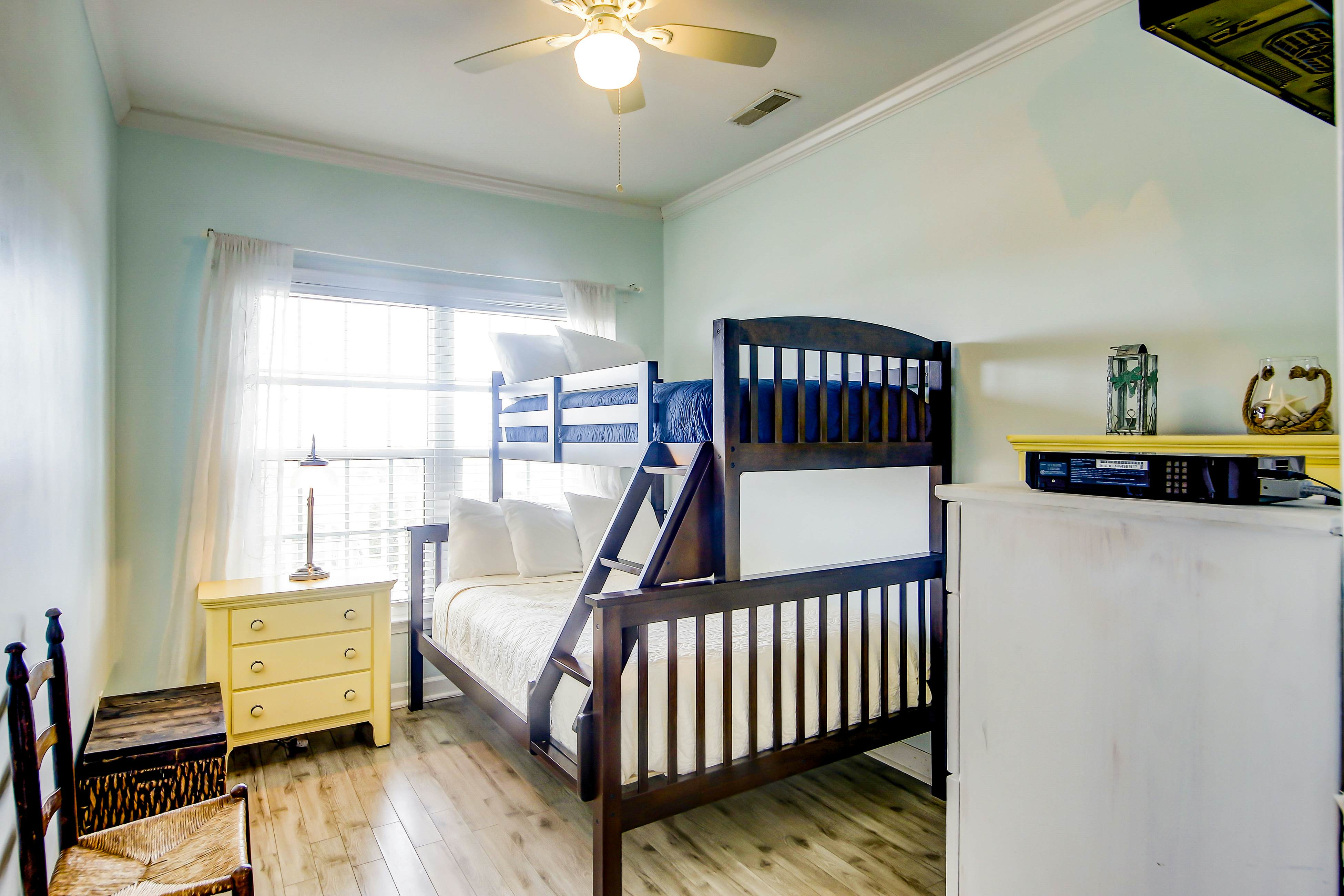 Fantastic condo with water-view, pool, balcony, central AC, & washer/dryer