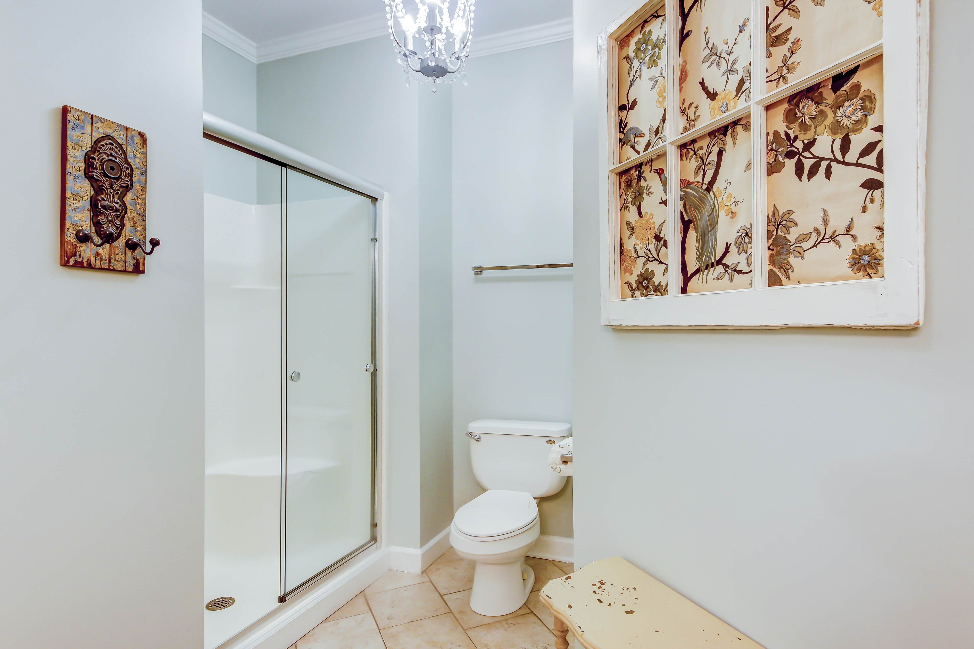 Fantastic condo with water-view, pool, balcony, central AC, & washer/dryer