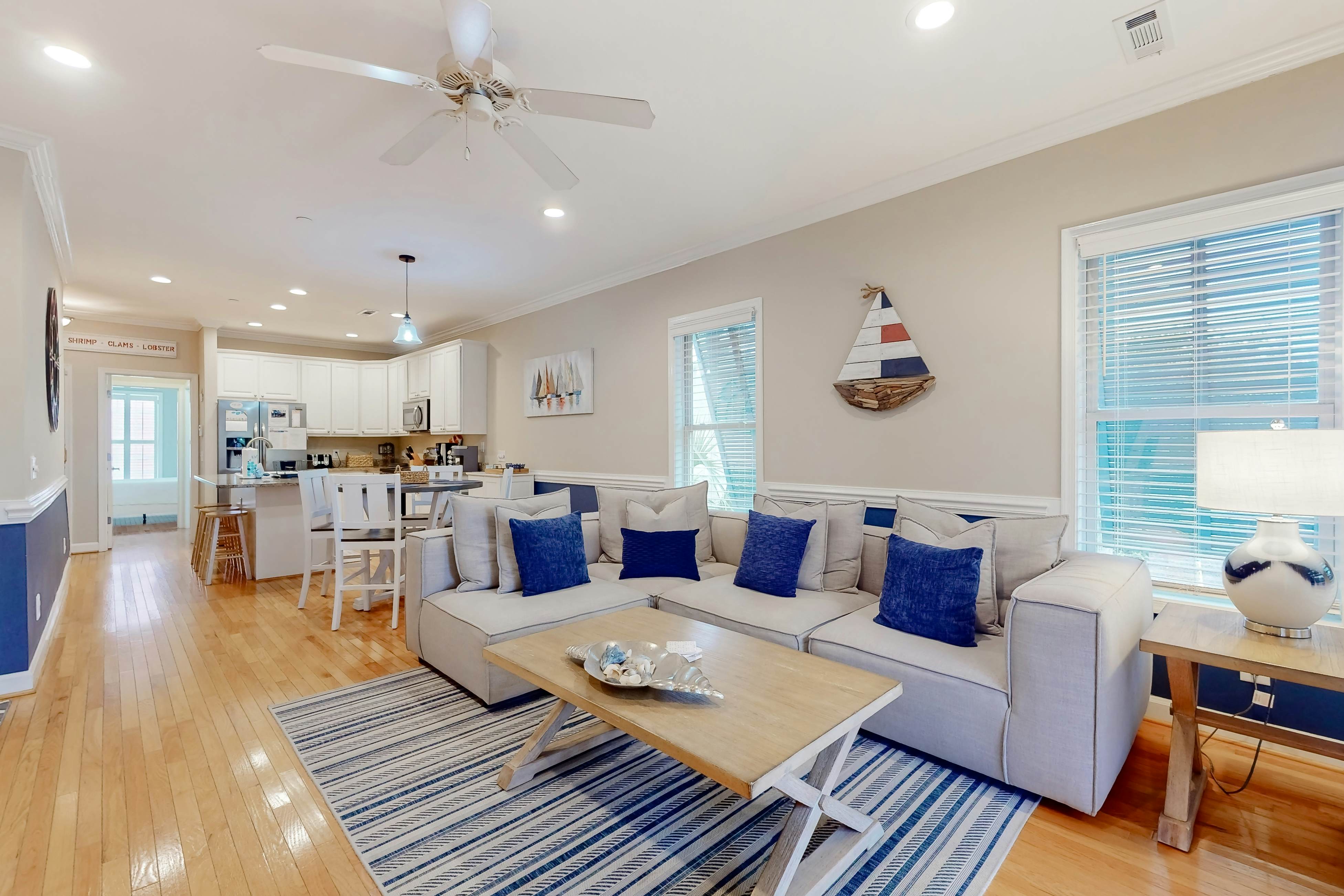 Lavish home near the beach and Charleston with pool & dock access - balcony