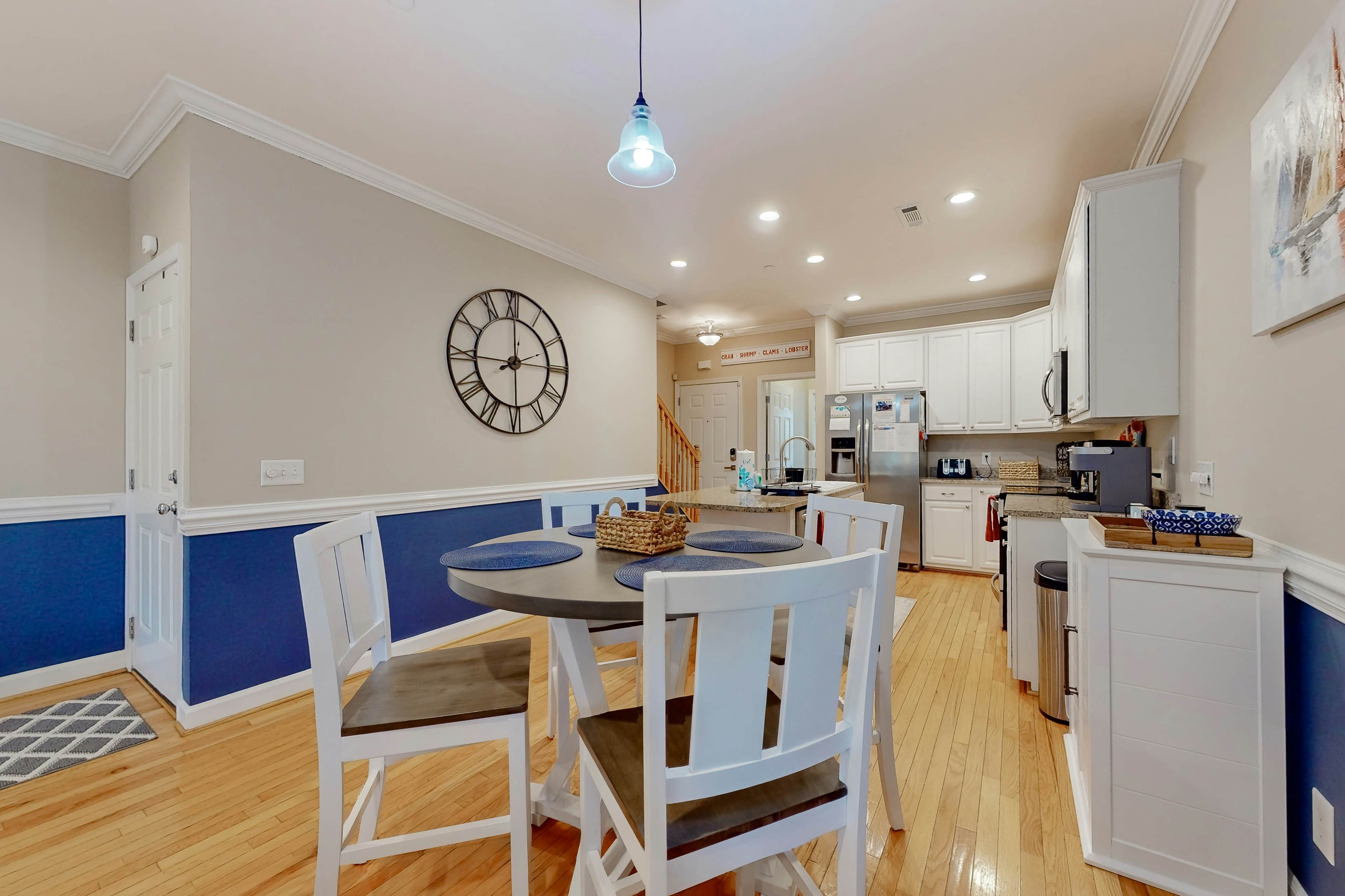 Lavish home near the beach and Charleston with pool & dock access - balcony