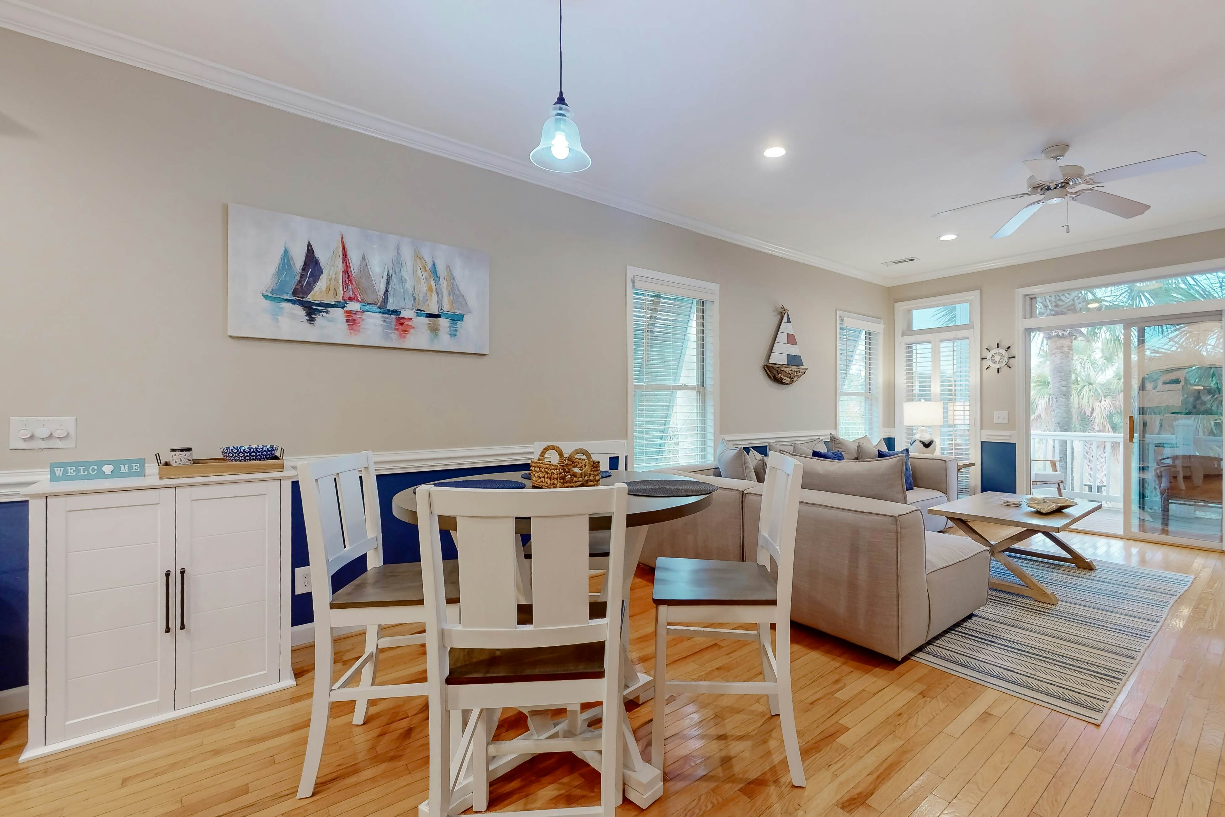 Lavish home near the beach and Charleston with pool & dock access - balcony