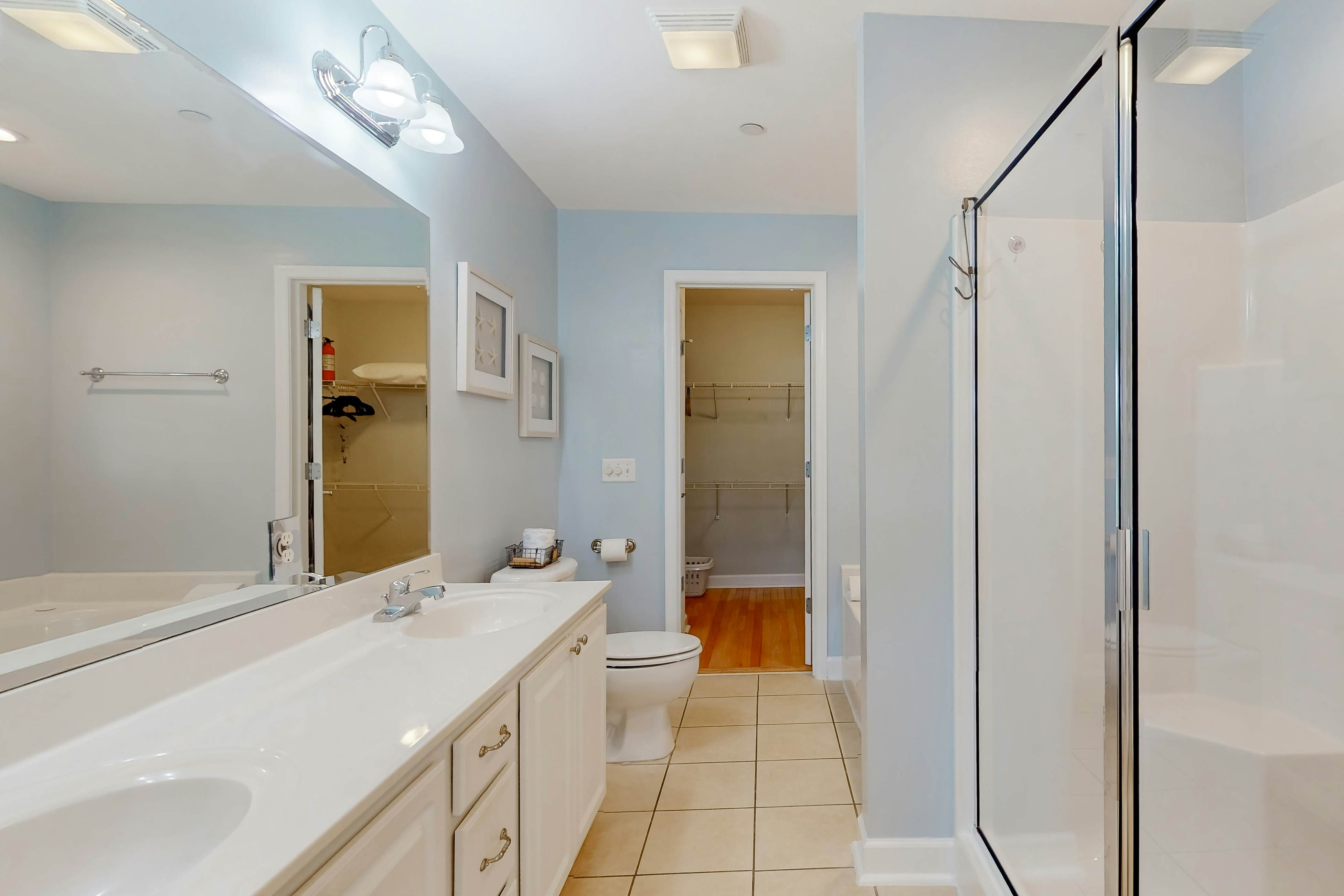 Lavish home near the beach and Charleston with pool & dock access - balcony