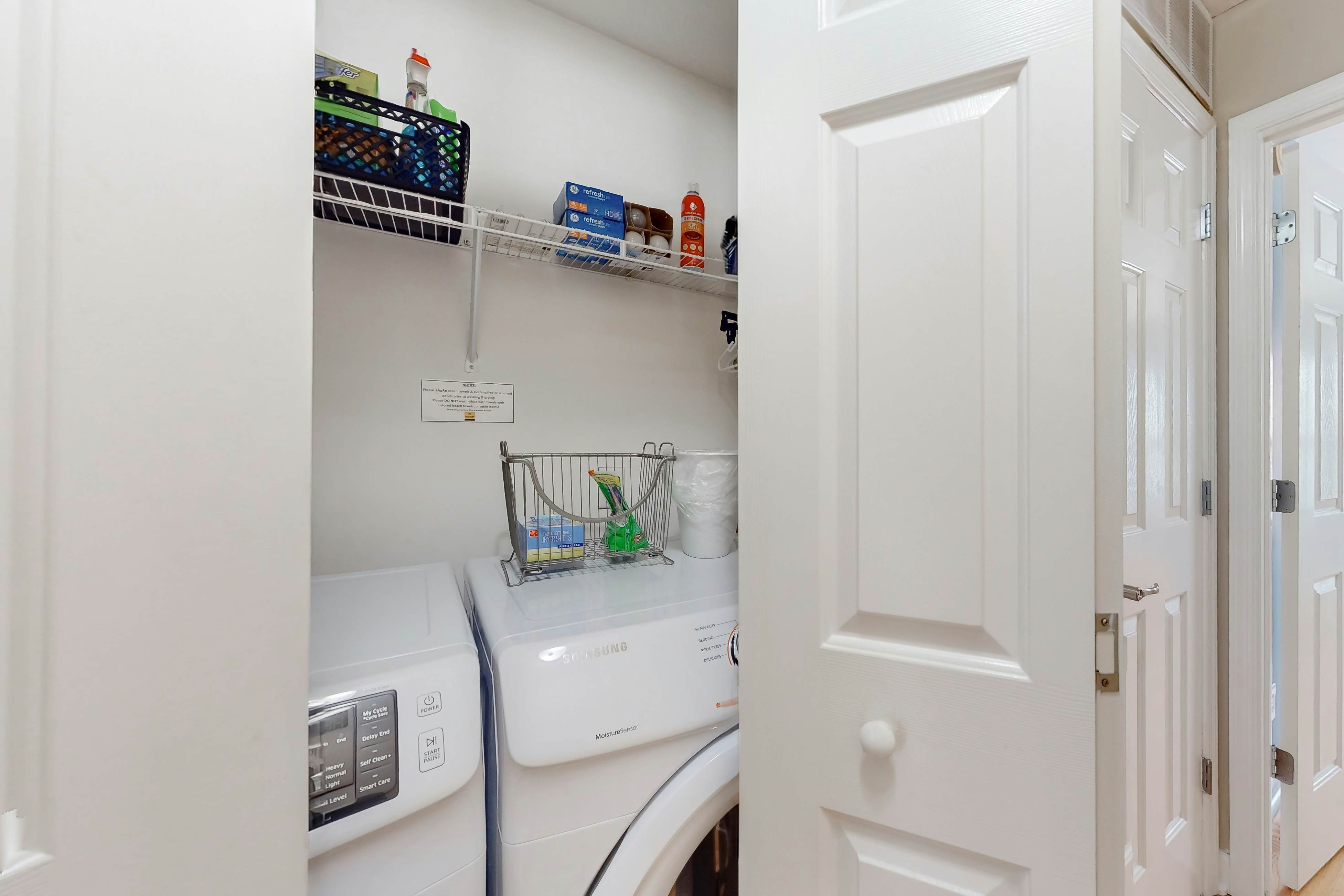 Lavish home near the beach and Charleston with pool & dock access - balcony