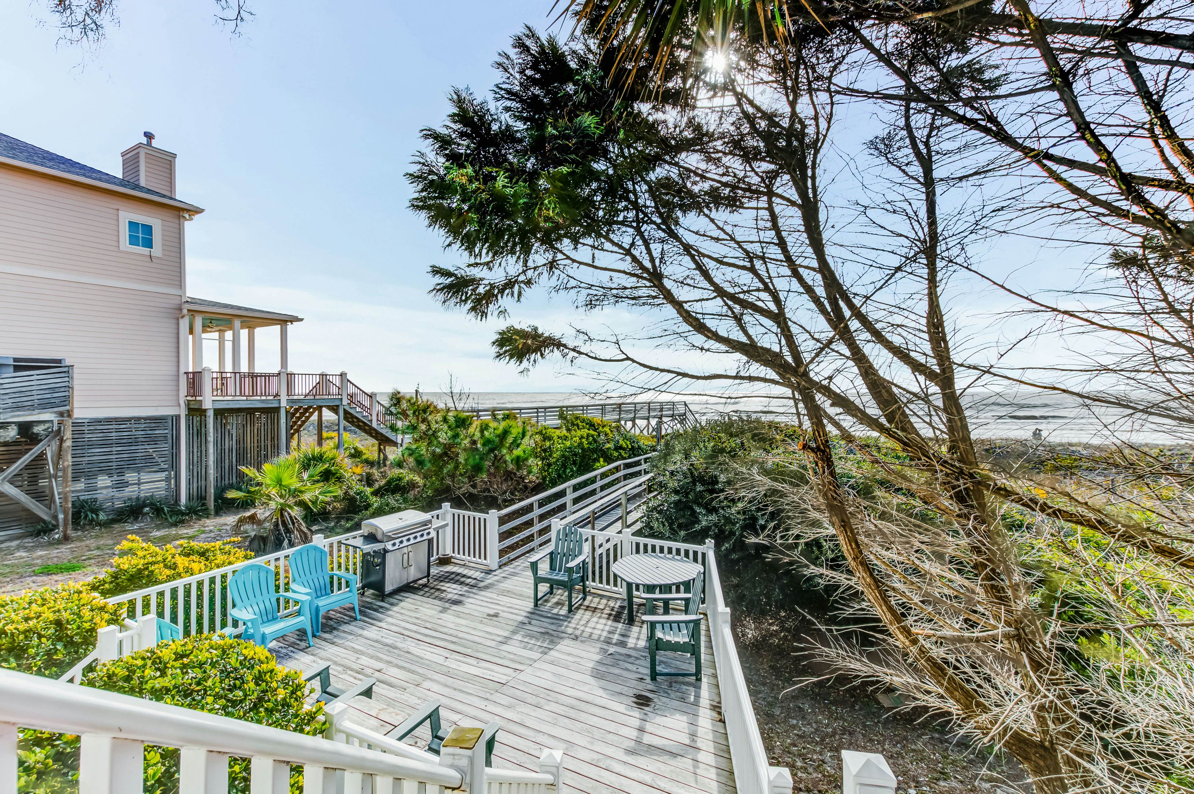 Oceanfront, event-friendly home with multiple decks & WiFi - 2 dogs ok