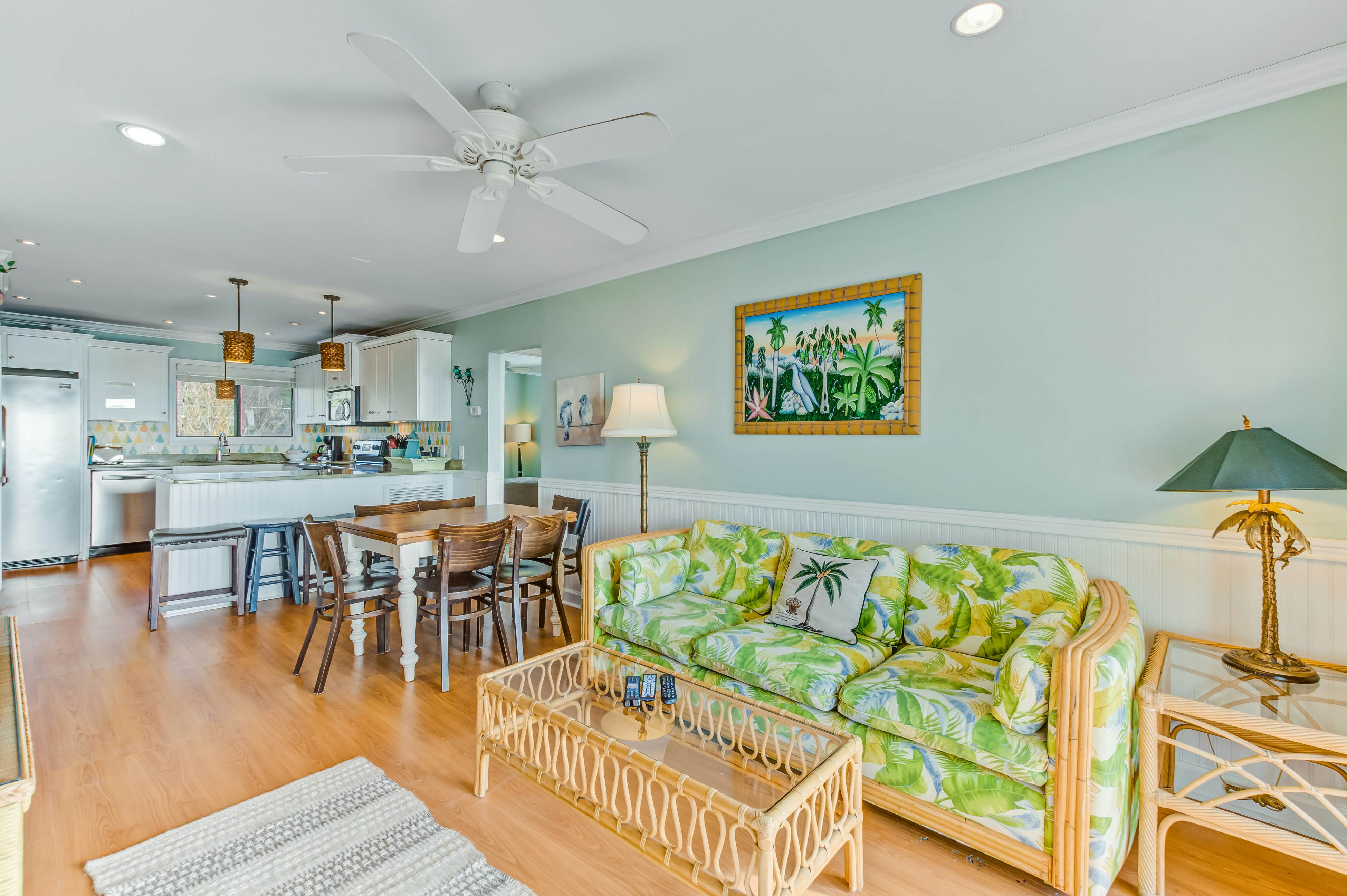 Oceanfront, event-friendly home with multiple decks & WiFi - 2 dogs ok