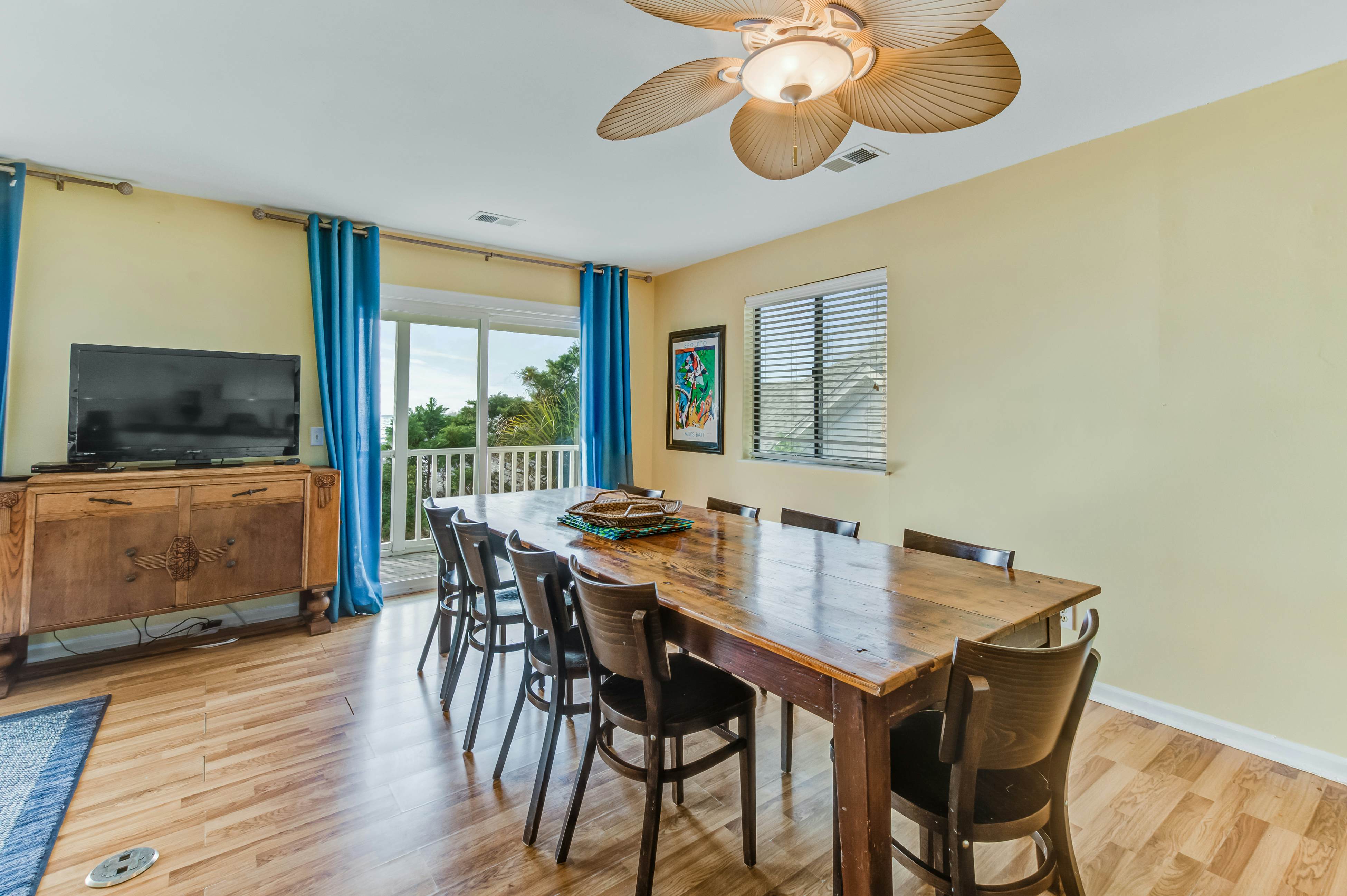 Oceanfront, event-friendly home with multiple decks & WiFi - 2 dogs ok