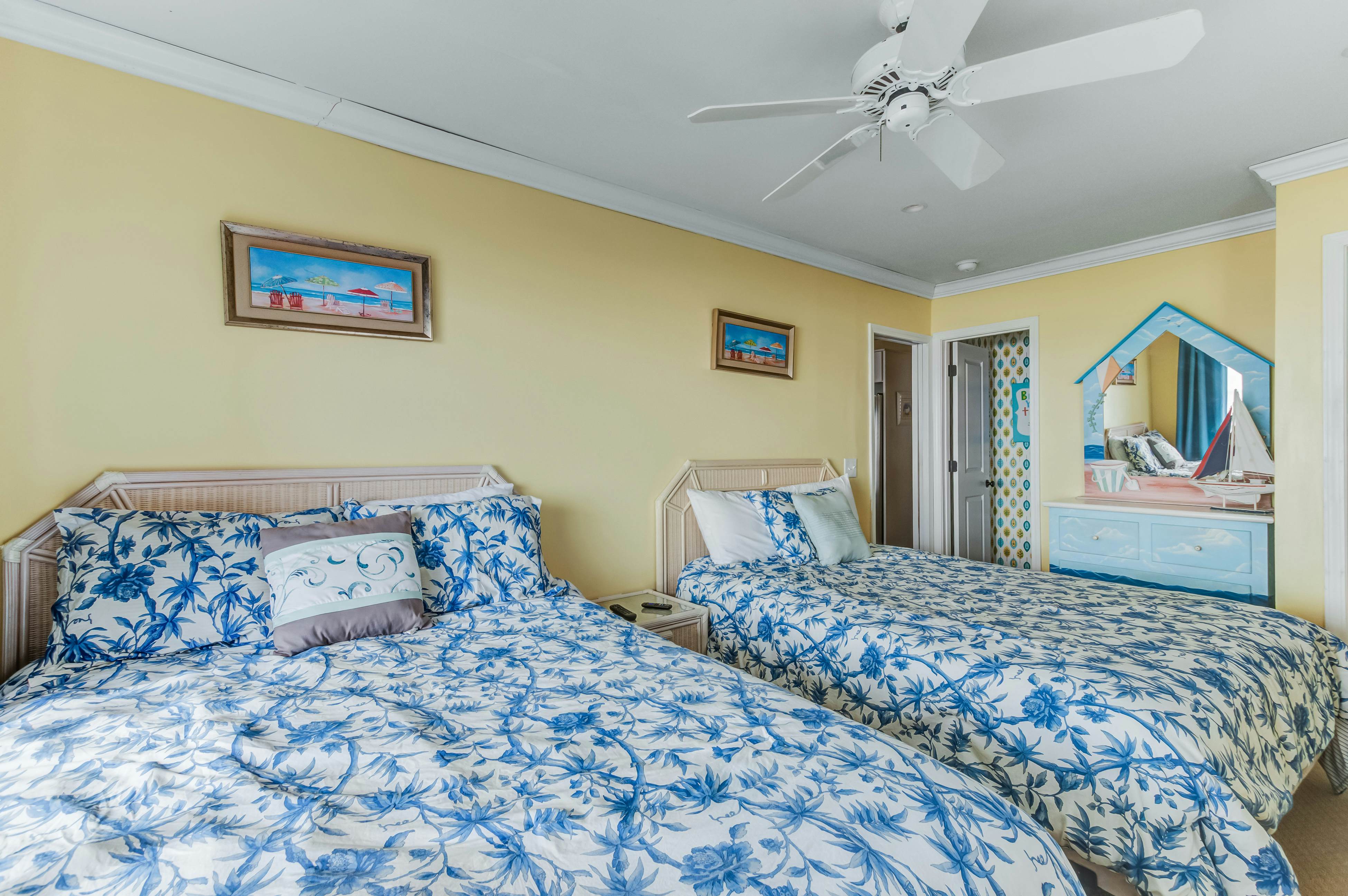 Oceanfront, event-friendly home with multiple decks & WiFi - 2 dogs ok