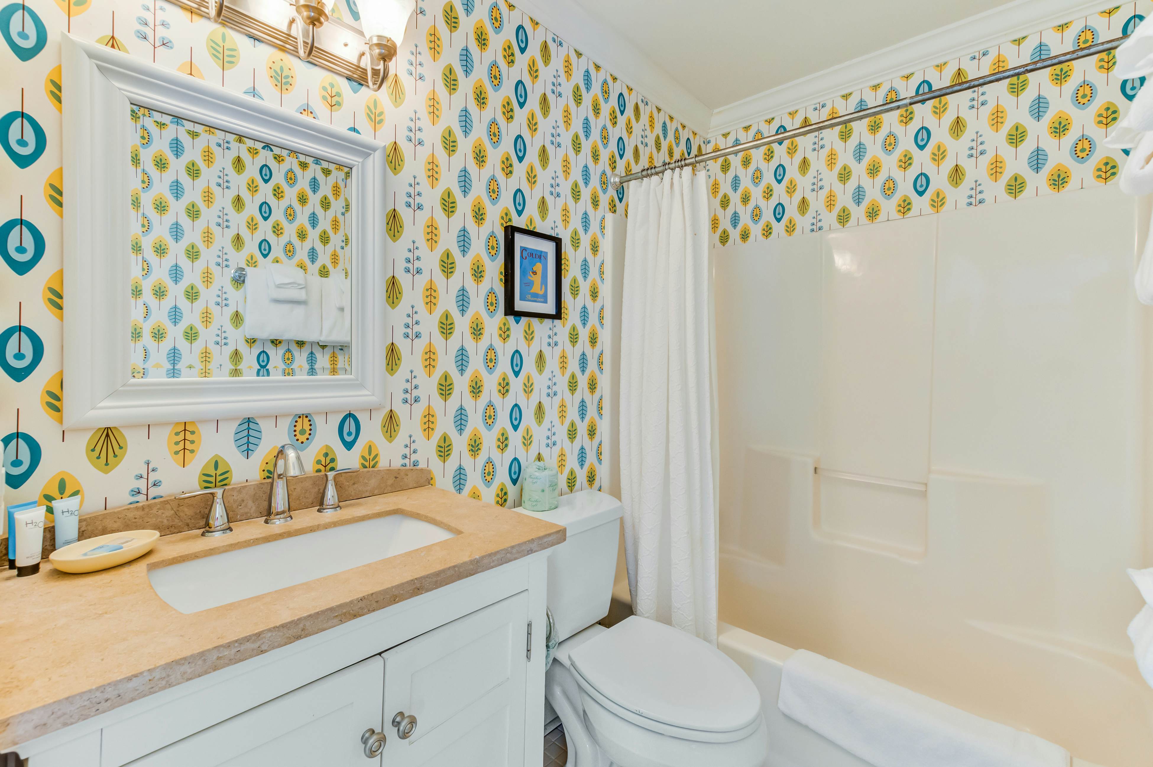 Oceanfront, event-friendly home with multiple decks & WiFi - 2 dogs ok