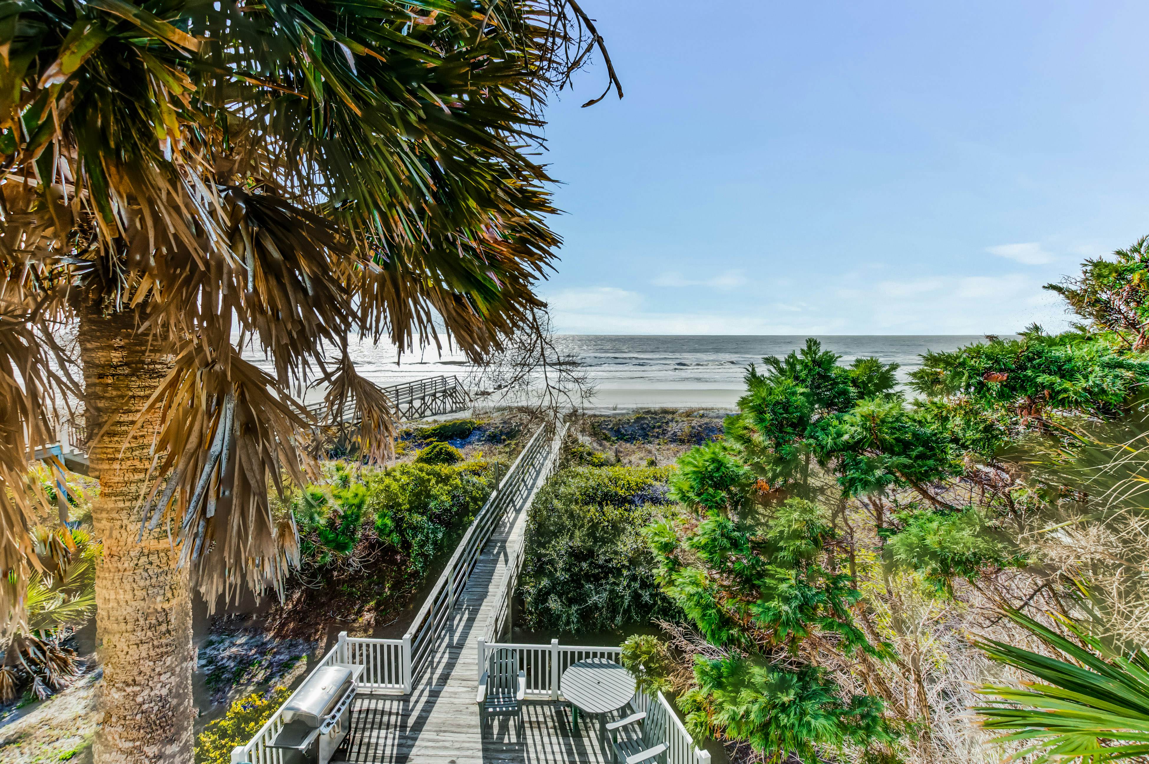 Oceanfront, event-friendly home with multiple decks & WiFi - 2 dogs ok
