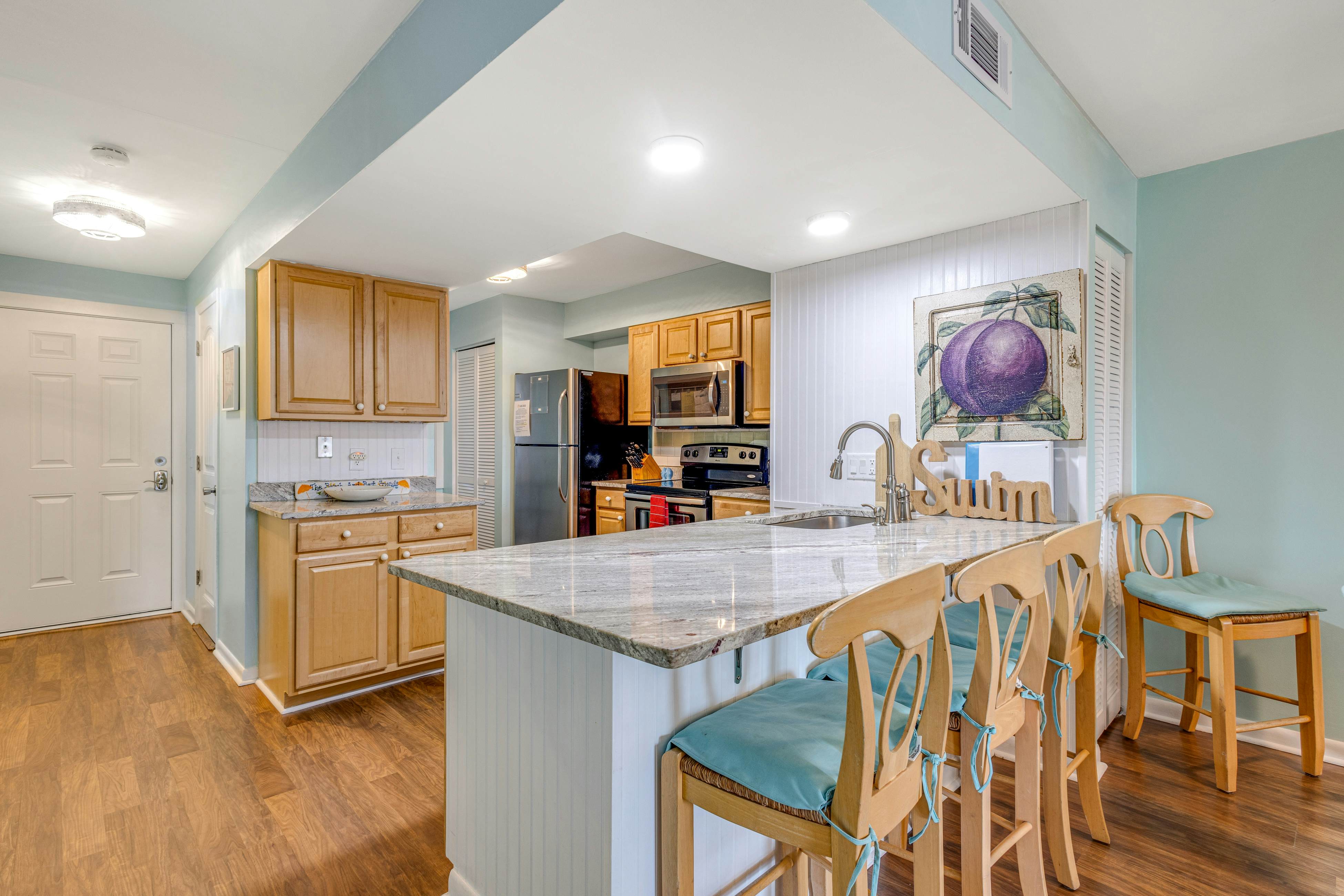 Waterfront gem with pool & amazing lanai view - near the beach, marina, & dining