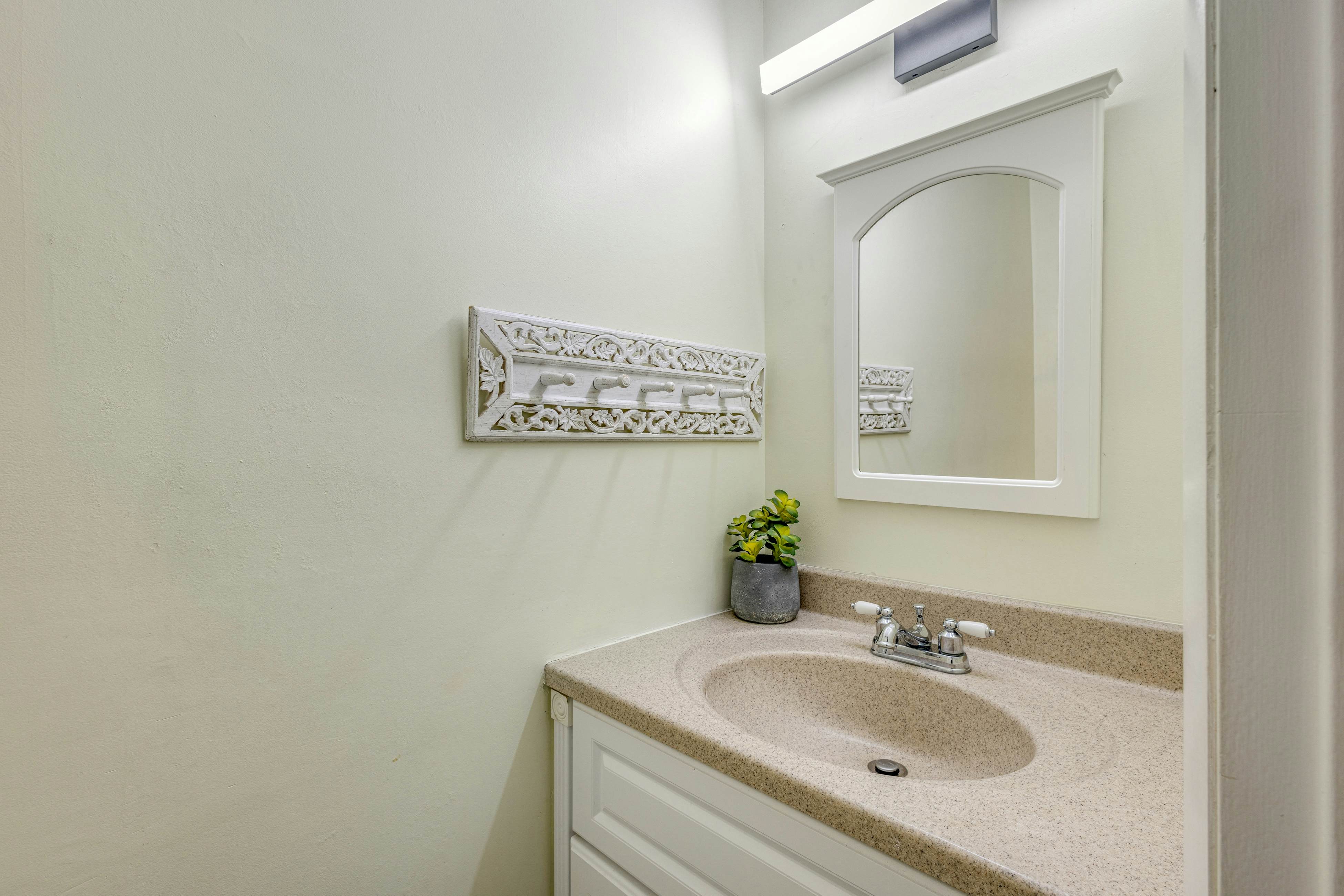 Waterfront gem with pool & amazing lanai view - near the beach, marina, & dining