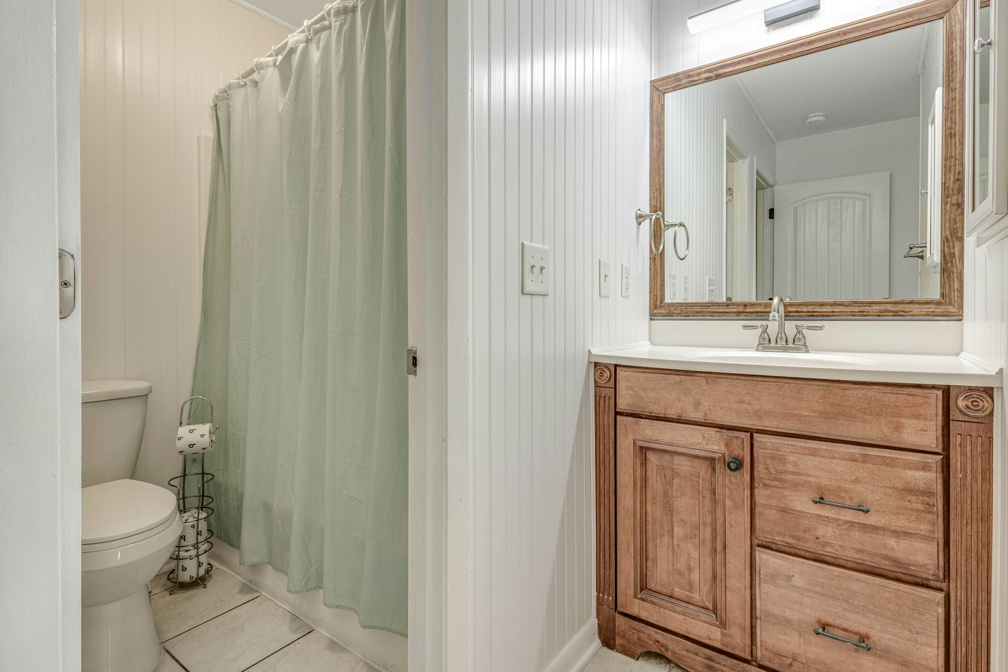 Waterfront gem with pool & amazing lanai view - near the beach, marina, & dining