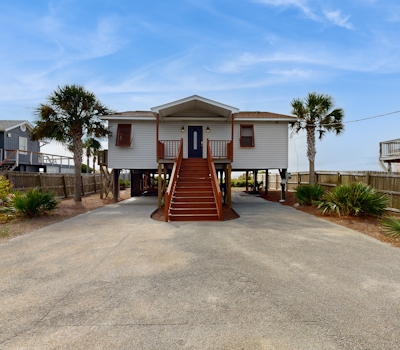 Oceanfront Property 'Folly Drifter' w/ Beach Access & Private Deck