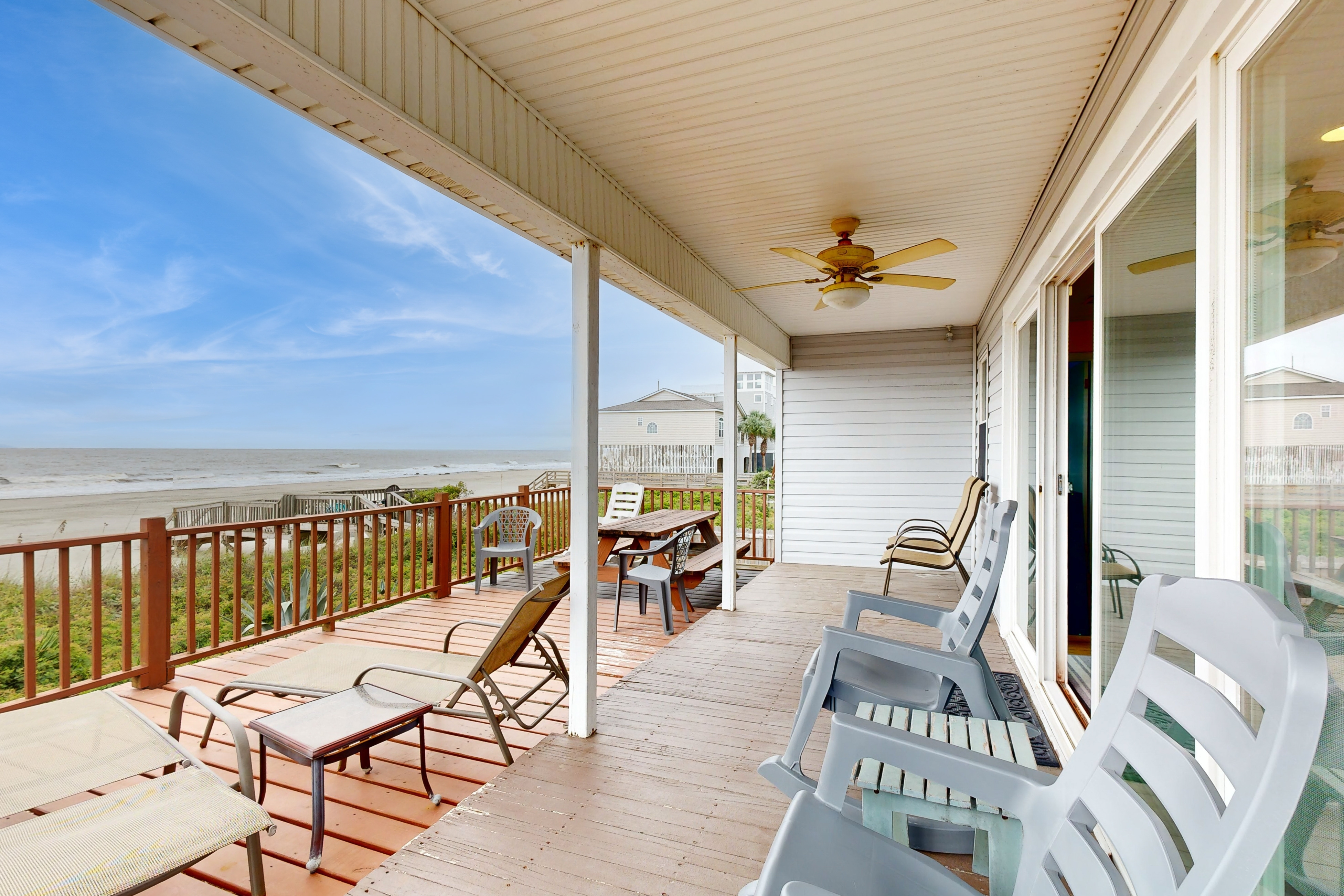 Oceanfront Property 'Folly Drifter' w/ Beach Access & Private Deck
