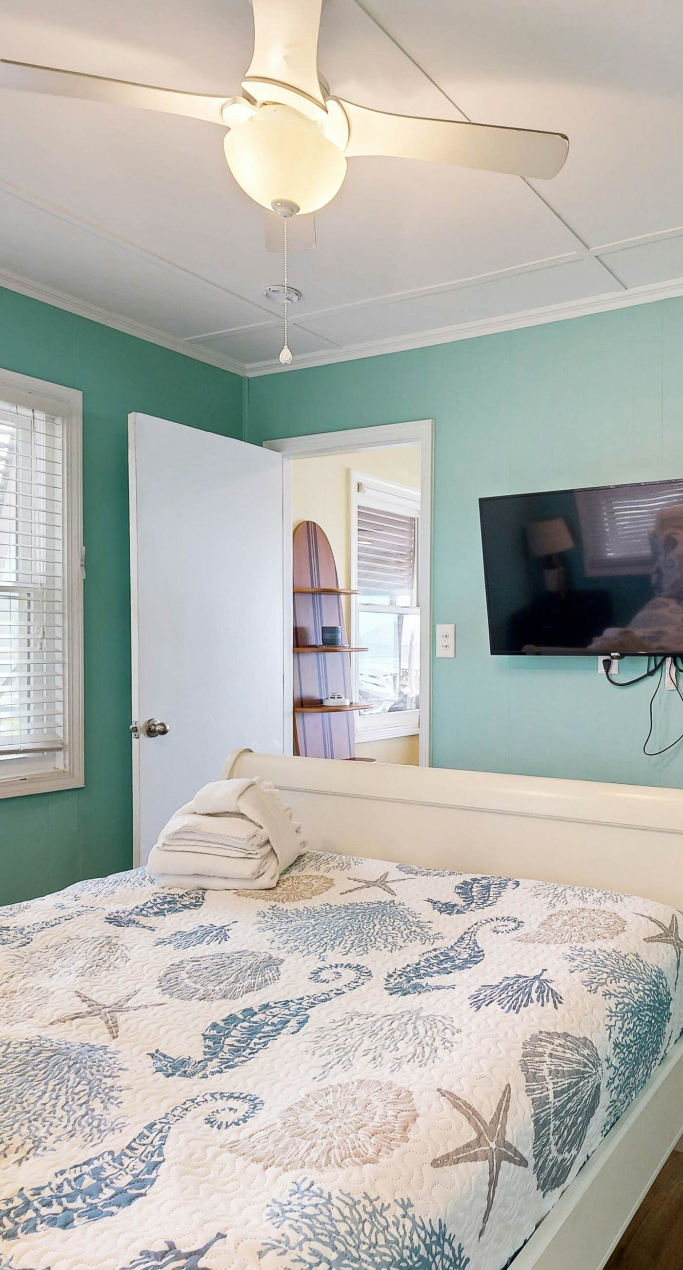 Oceanfront Property 'Folly Drifter' w/ Beach Access & Private Deck