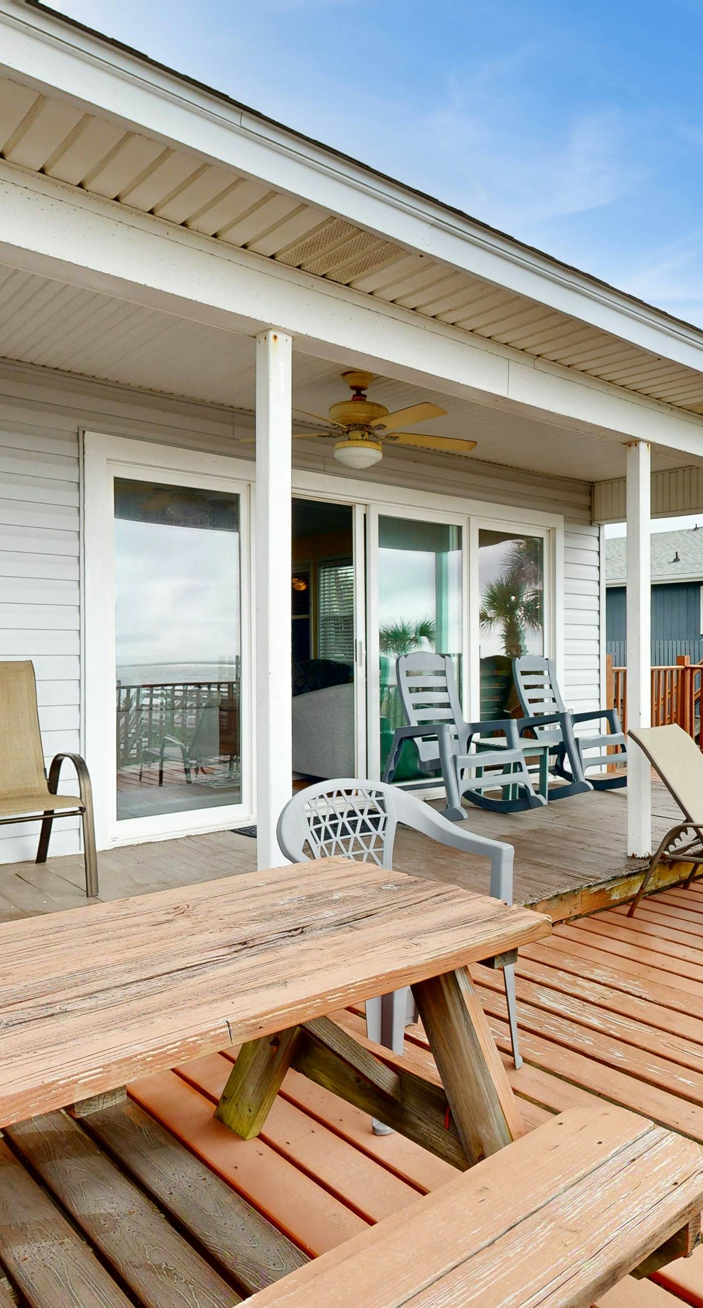 Oceanfront Property 'Folly Drifter' w/ Beach Access & Private Deck